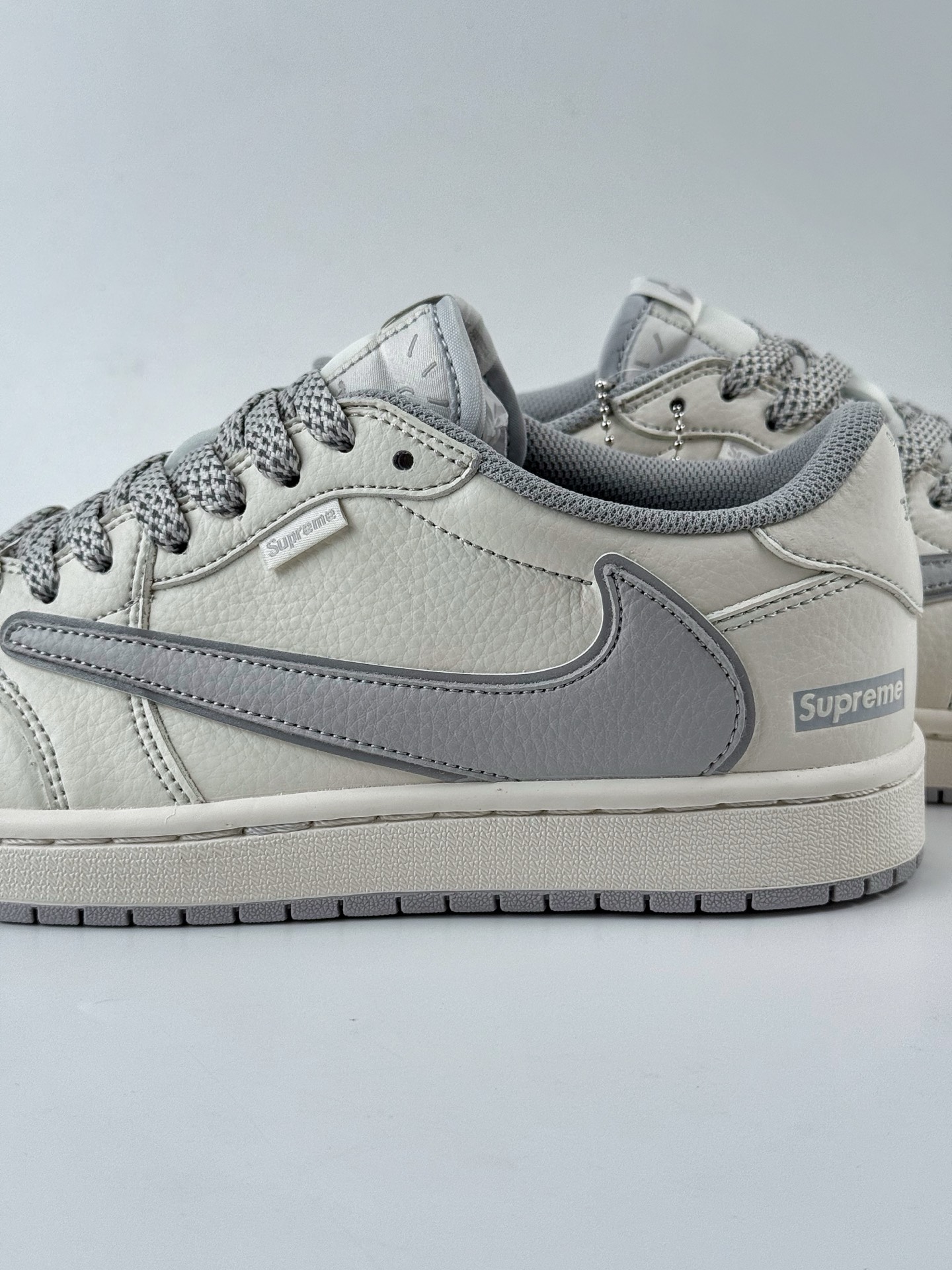 Travis Scott x Nike Air Jordan 1 Low x Supreme Air Jordan 1 Low 反转白灰小钩满天星倒钩 DH0223-322