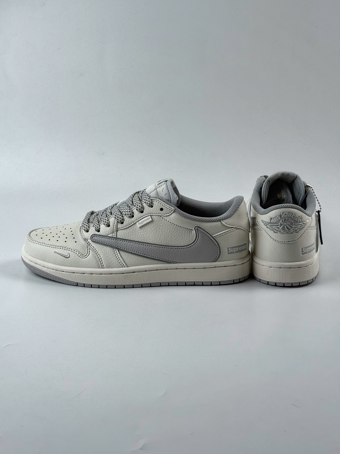 Travis Scott x Nike Air Jordan 1 Low x Supreme Air Jordan 1 Low 反转白灰小钩满天星倒钩 DH0223-322