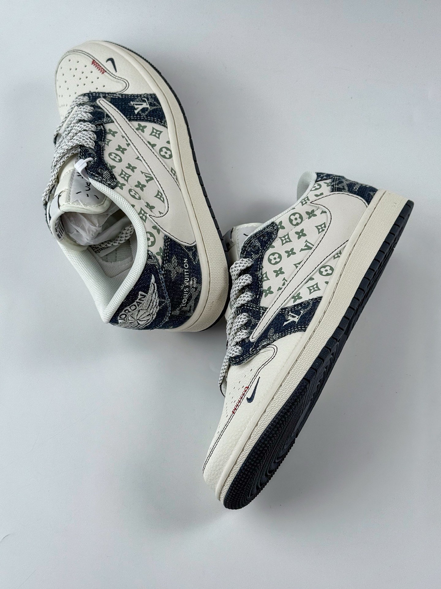 Travis Scott x Nike Air Jordan 1 Low x Louis Vuitton Air Jordan 1 Low 反转白蓝牛仔小钩满天星倒钩 YX5066-326