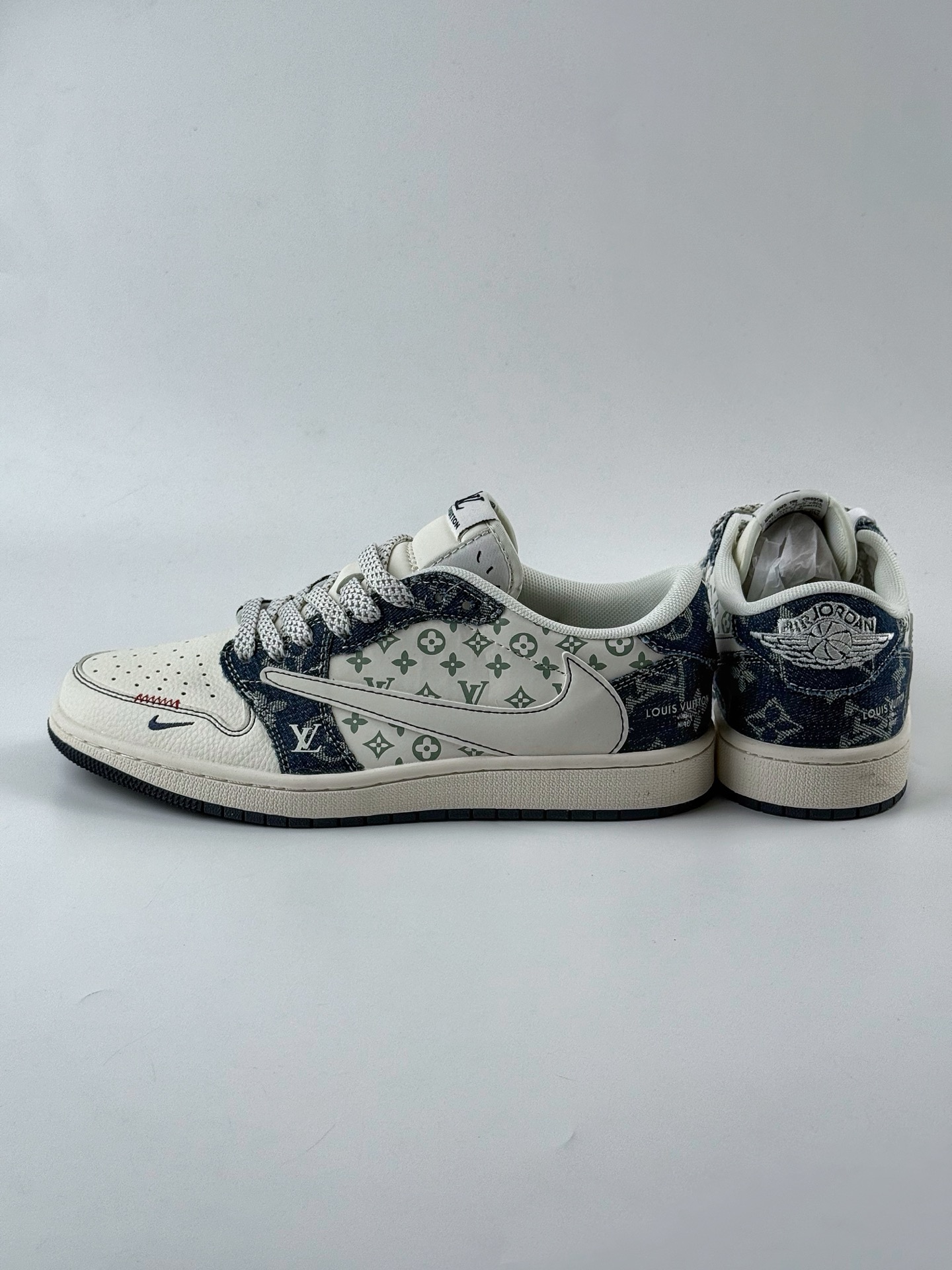 Travis Scott x Nike Air Jordan 1 Low x Louis Vuitton Air Jordan 1 Low 反转白蓝牛仔小钩满天星倒钩 YX5066-326