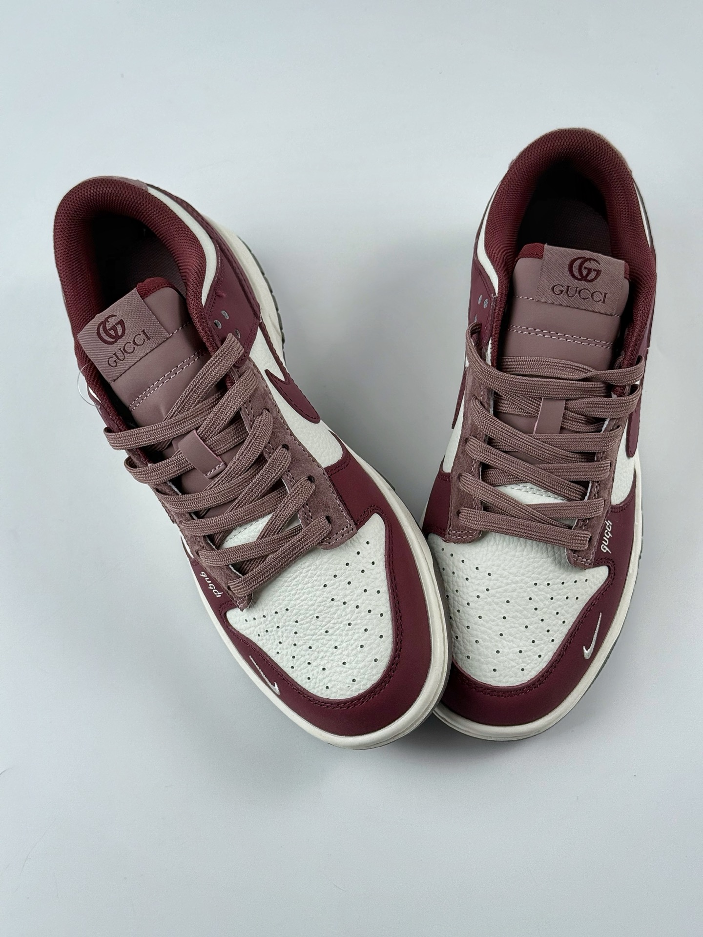 Nike SB Dunk Low x GUCCI 酒红白小钩 FX1588-302