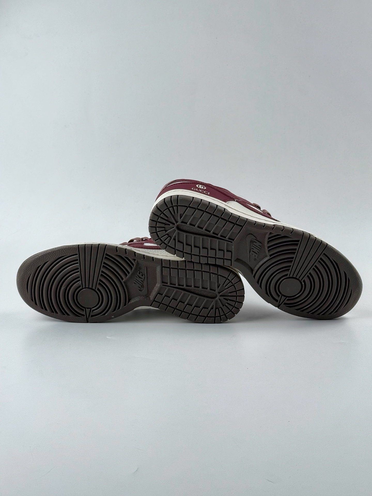Nike SB Dunk Low x GUCCI 酒红白小钩 FX1588-302