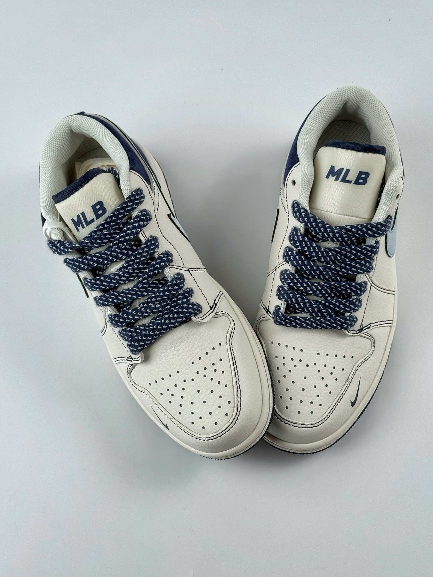 Air Jordan 1 Retro Low x MLB 白蓝小钩满天星 XX2405-005