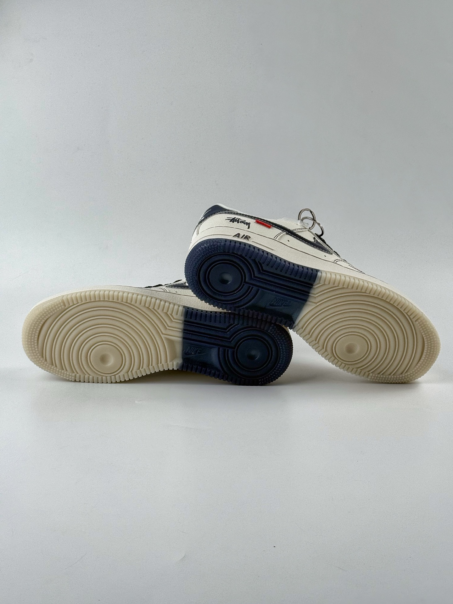 Nike Air Force 1 Low 07 x Stussy 白蓝红双小钩满天星 HH7518-072