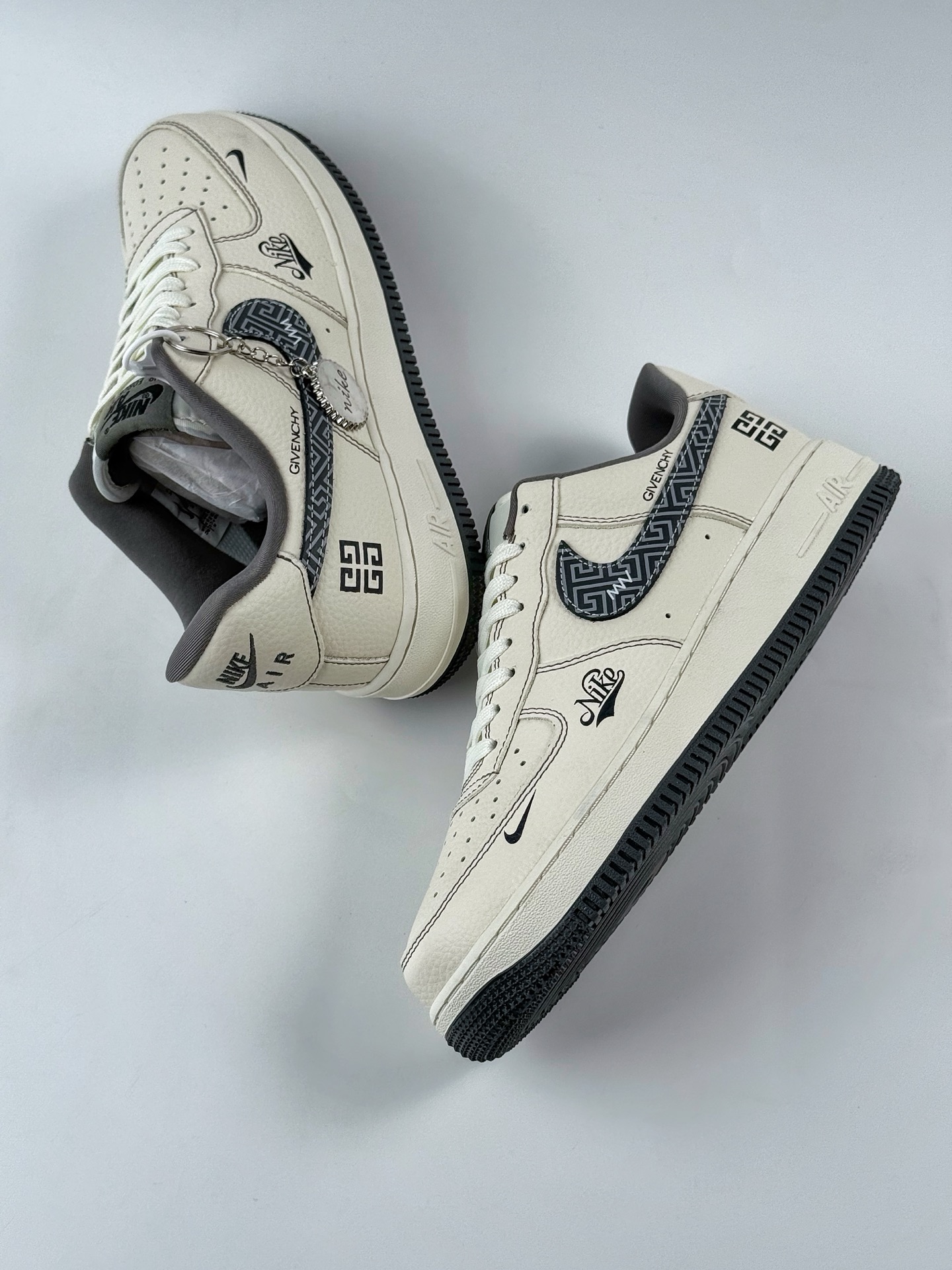 260 Nike Air Force 1 Low 07 x GIVENCHY 白灰小钩 DF0188-057