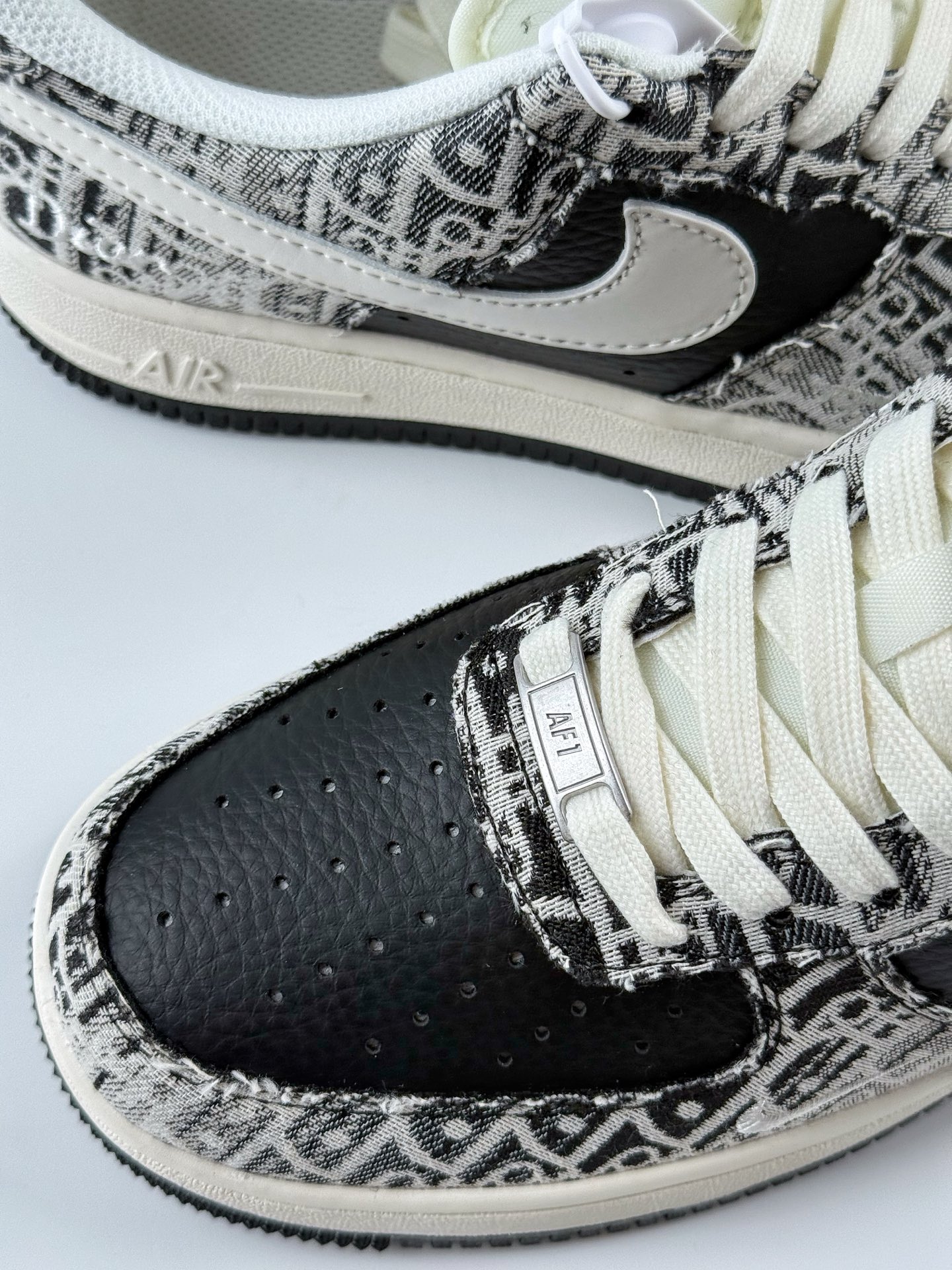 260 Nike Air Force 1 Low 07 x DIOR 白黑 XS1958-581
