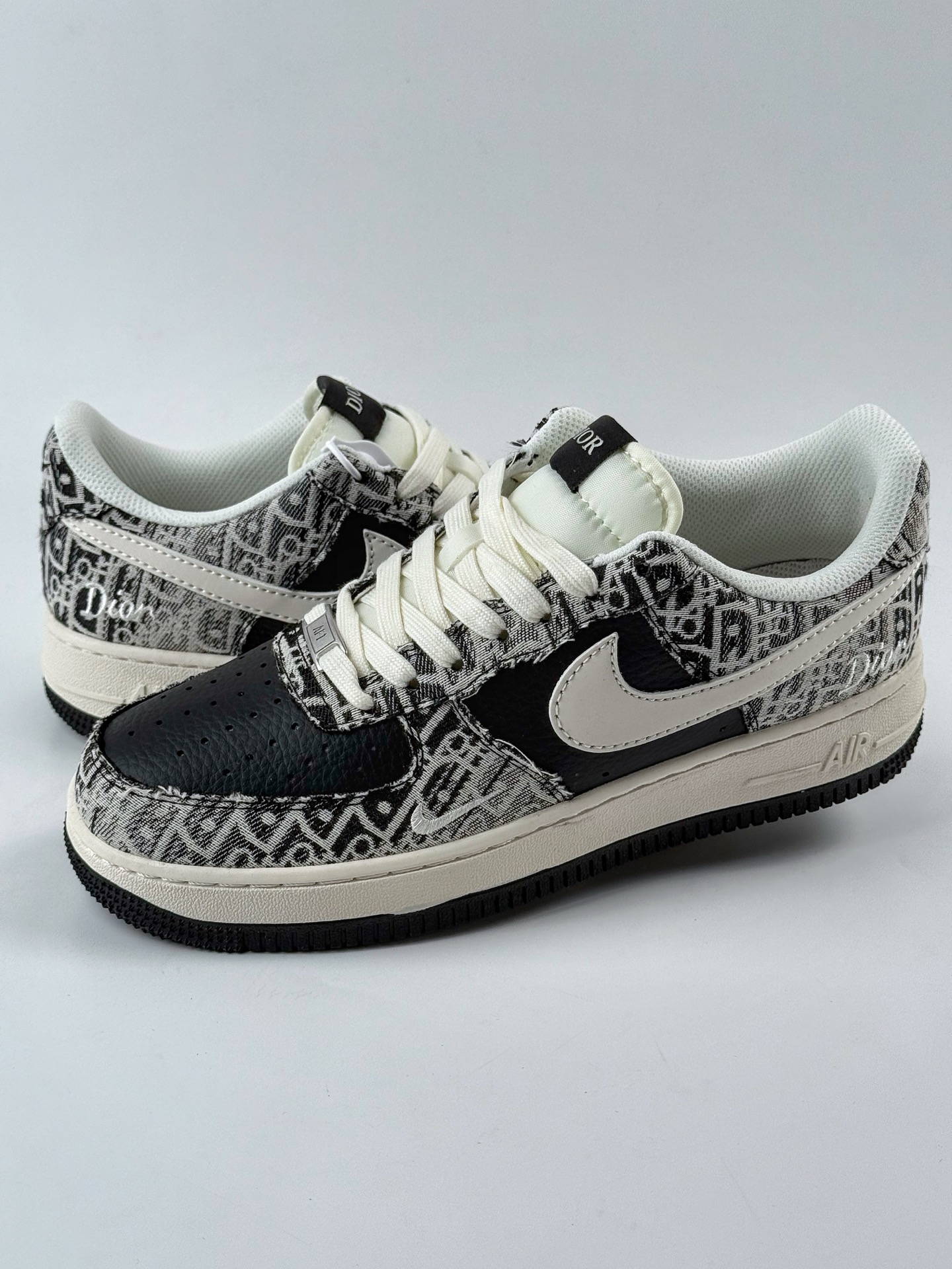 260 Nike Air Force 1 Low 07 x DIOR 白黑 XS1958-581