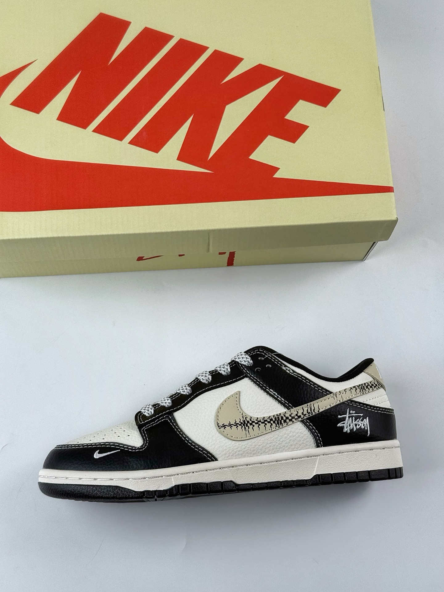 Nike SB Dunk Low x Stussy 黑白小钩满天星 ZH2598-271