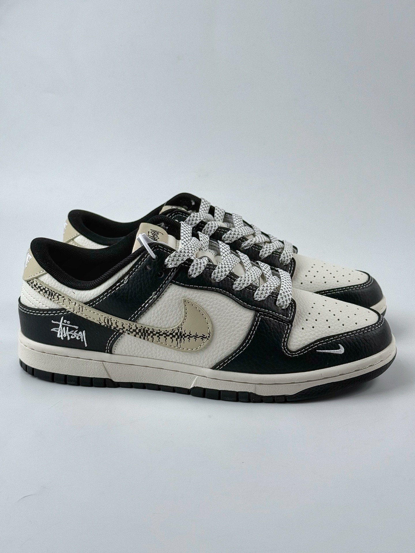 Nike SB Dunk Low x Stussy 黑白小钩满天星 ZH2598-271