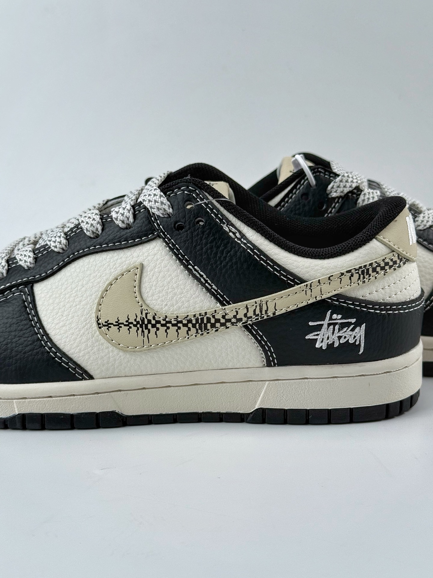 Nike SB Dunk Low x Stussy 黑白小钩满天星 ZH2598-271