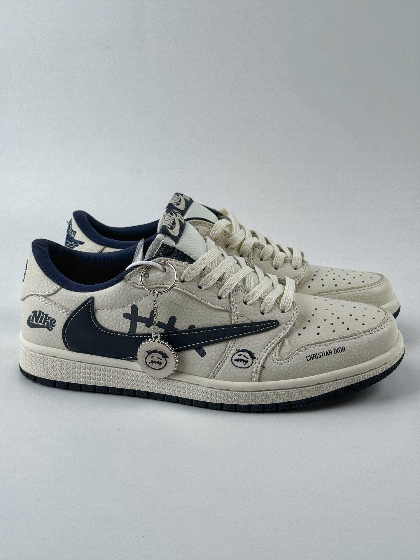 Travis Scott x Nike Air Jordan 1 Low x DIOR Air Jordan 1 Low 反转白蓝倒钩 LD2025-009