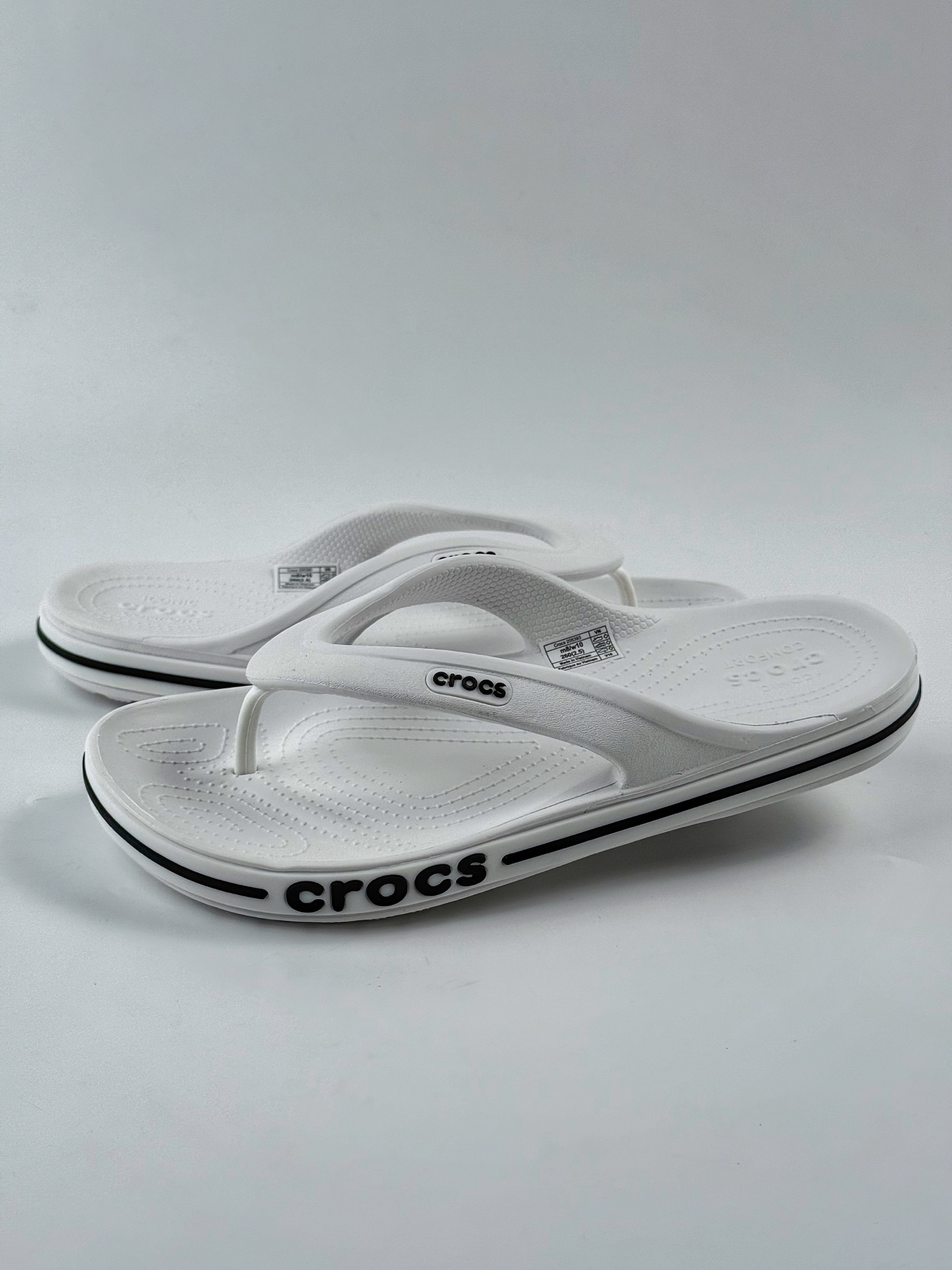 Crocs卡骆驰 明星款 沙滩人字拖 柔软舒适 卡骆驰 经典 洞洞鞋