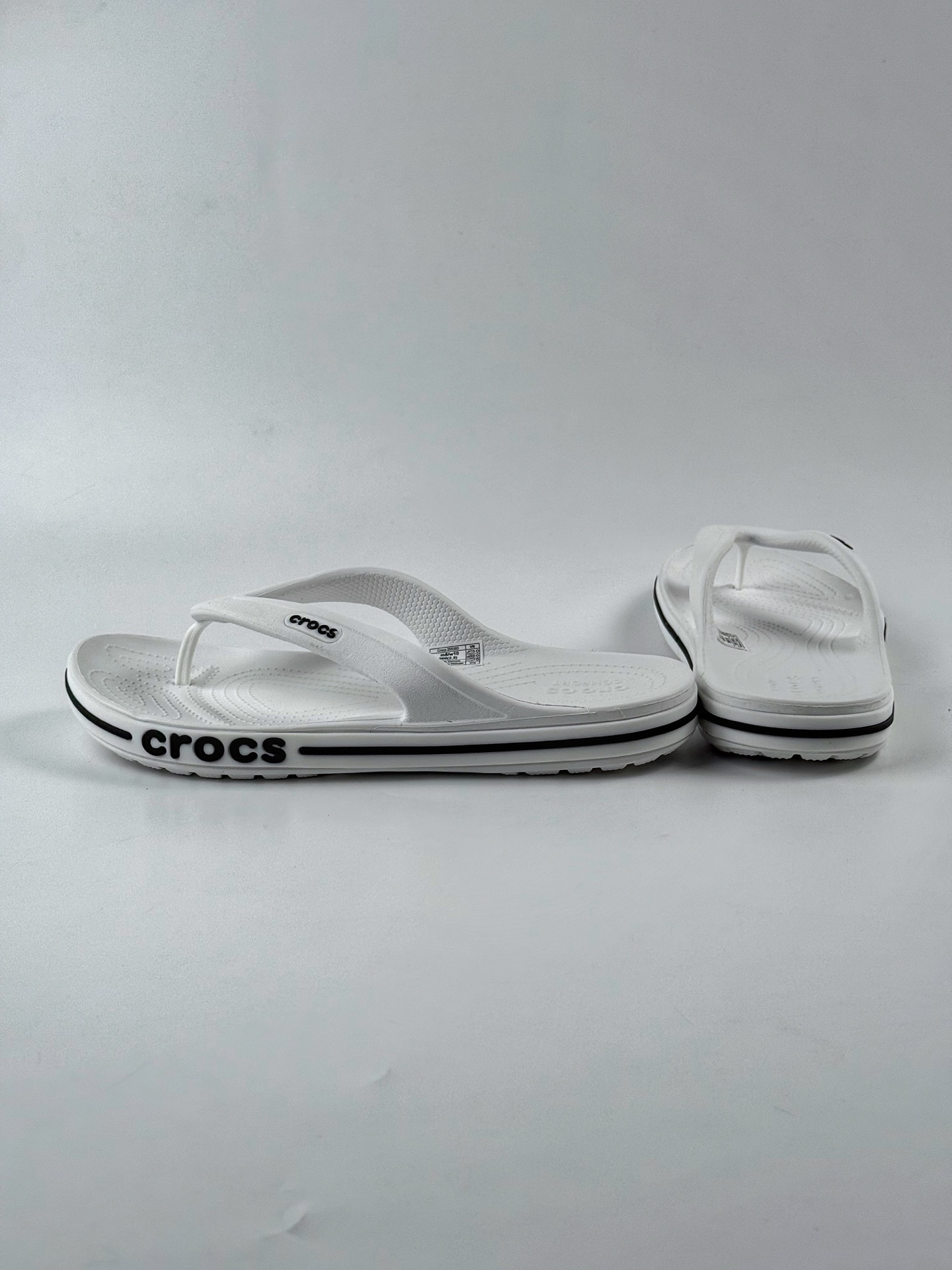 Crocs卡骆驰 明星款 沙滩人字拖 柔软舒适 卡骆驰 经典 洞洞鞋