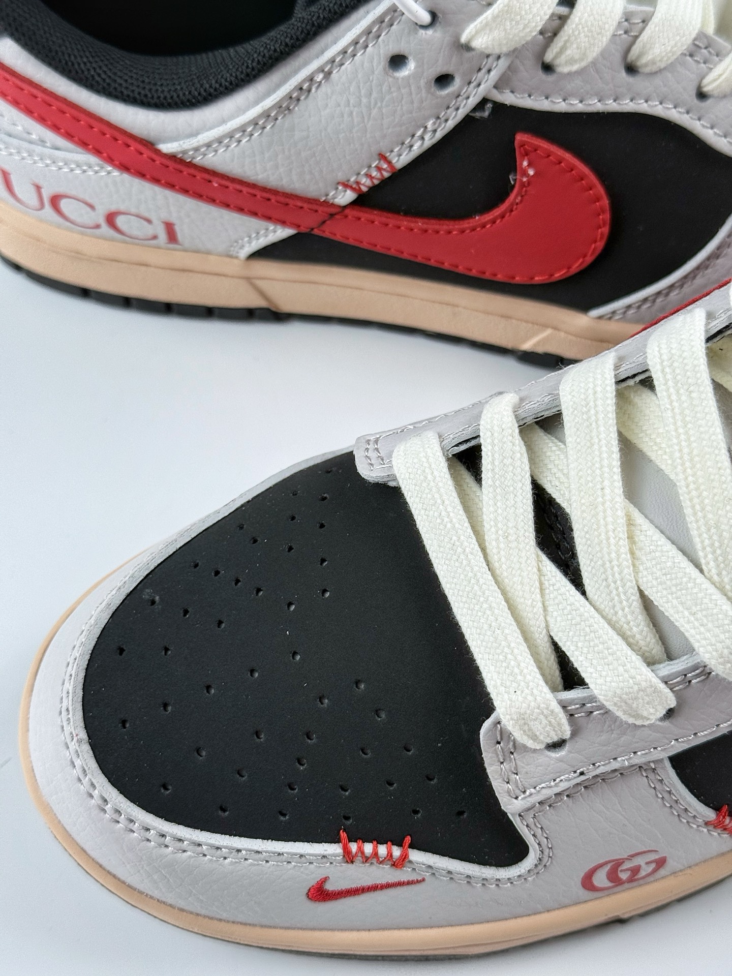 Nike SB Dunk Low x GUCCI 灰黑红小钩 XD1588-206