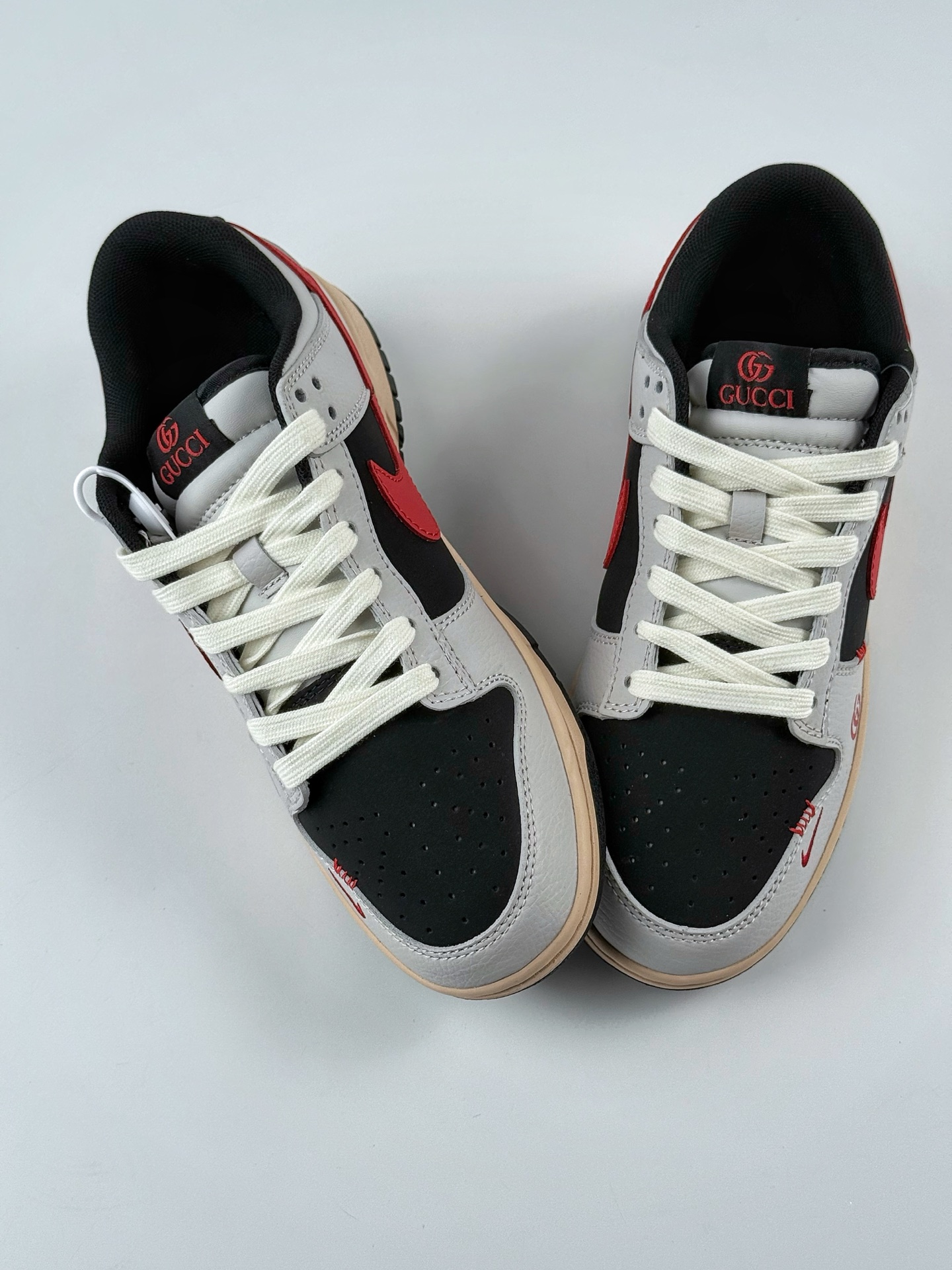 Nike SB Dunk Low x GUCCI 灰黑红小钩 XD1588-206
