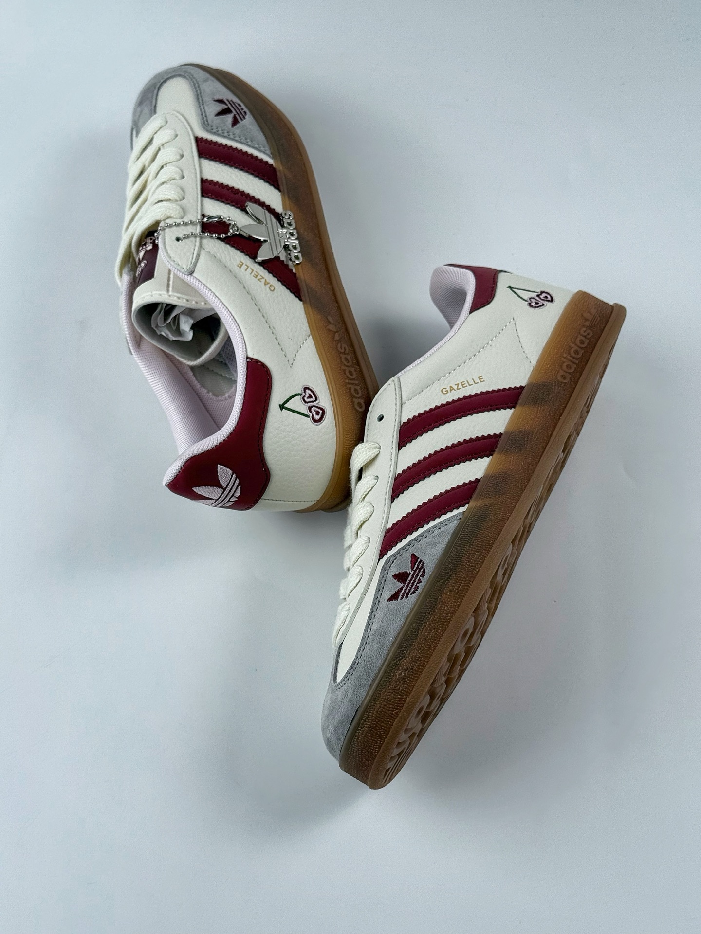 adidas Originals Gazelle INdoor 樱桃 白红 三叶草休闲防滑耐磨低帮板鞋 DM1234-006