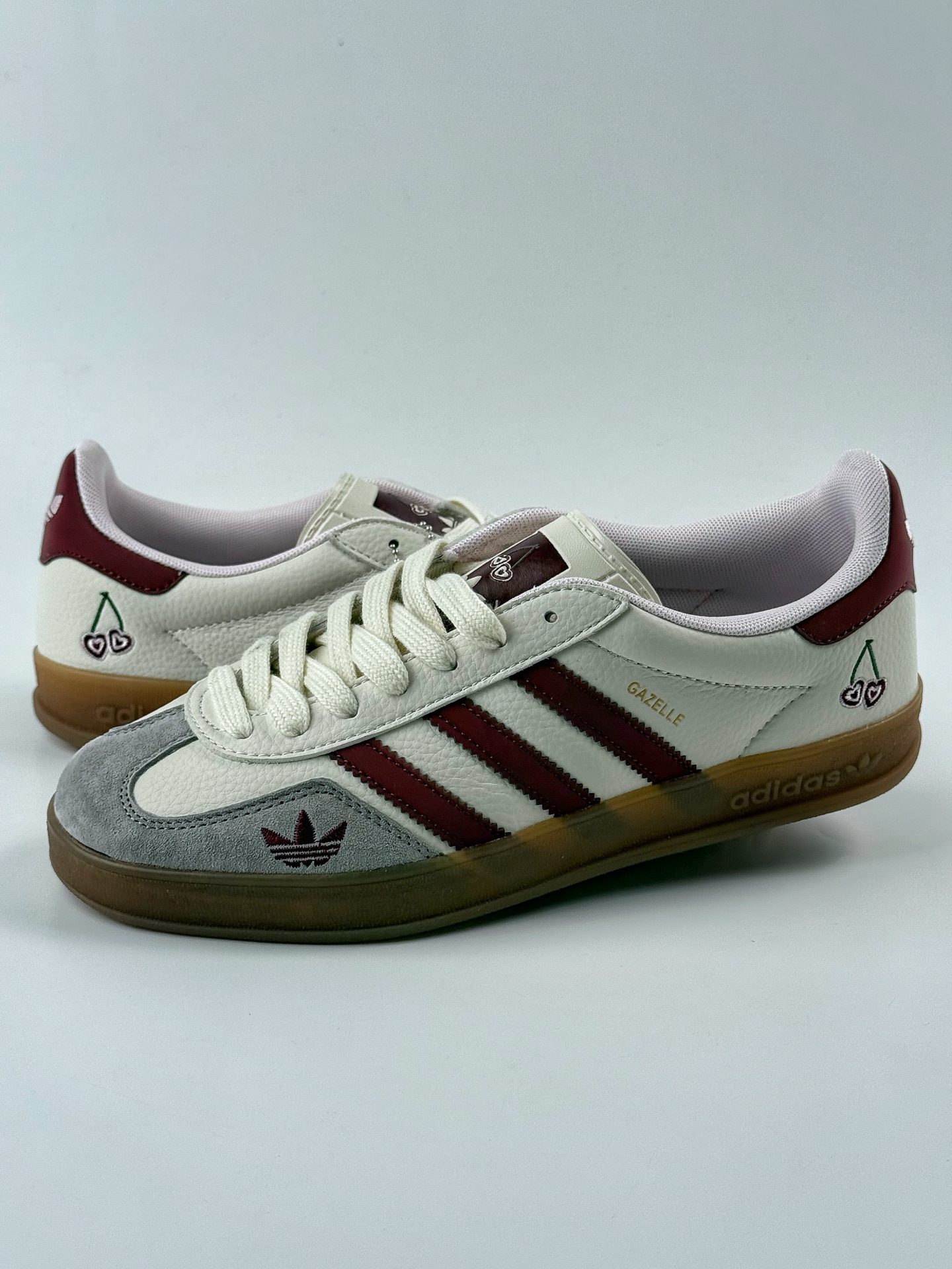 adidas Originals Gazelle INdoor 樱桃 白红 三叶草休闲防滑耐磨低帮板鞋 DM1234-006