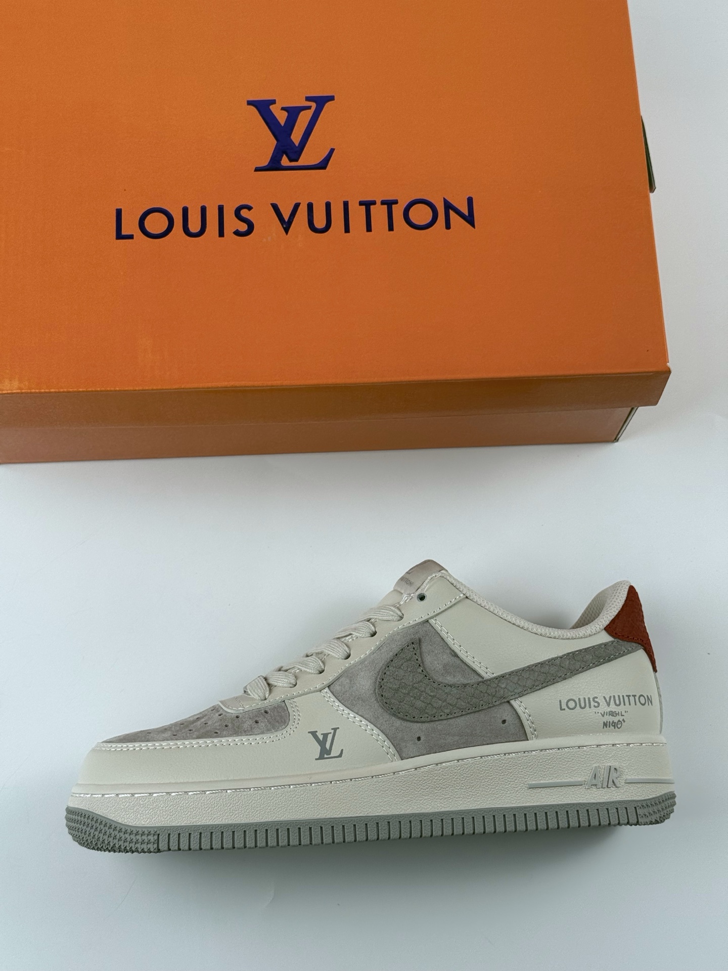 Nike Air Force 1 Low 07 x Louis Vuitton 灰红 XX3168-130