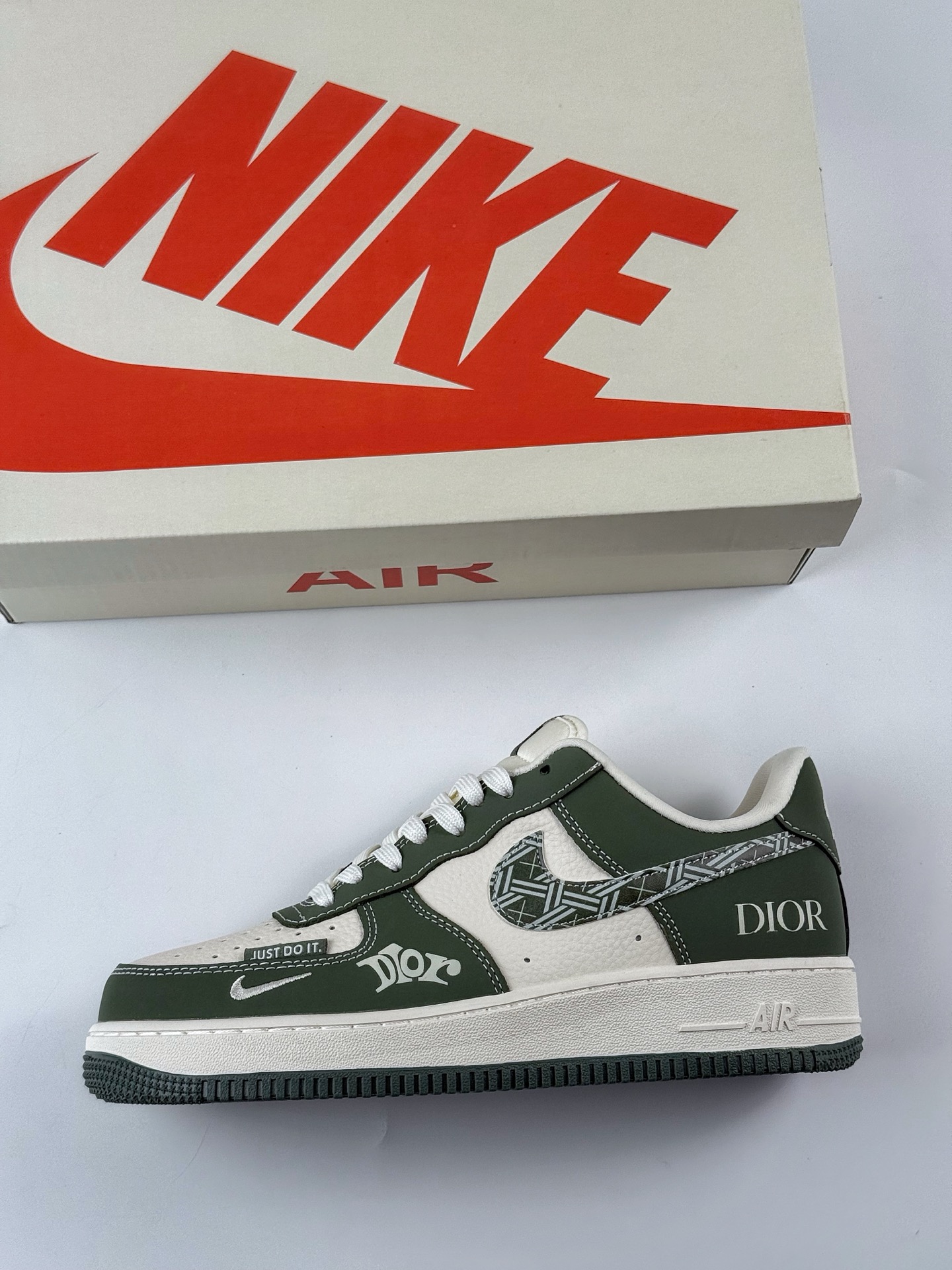 Nike Air Force 1 Low 07 x DIOR 绿白小钩 KK1988-081