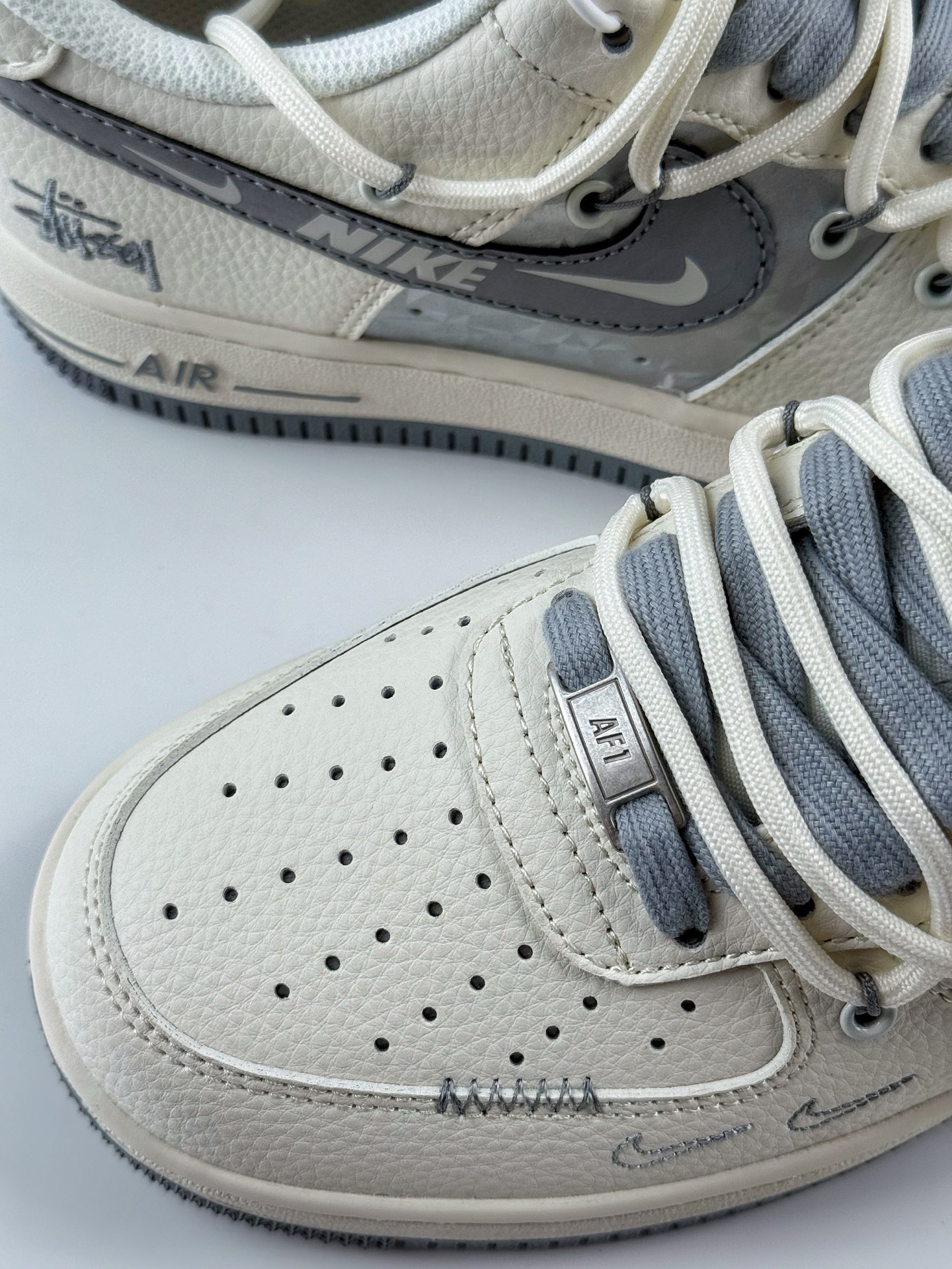 Nike Air Force 1 Low 07 x Stussy 白灰银双小钩绑带 DM6868-072
