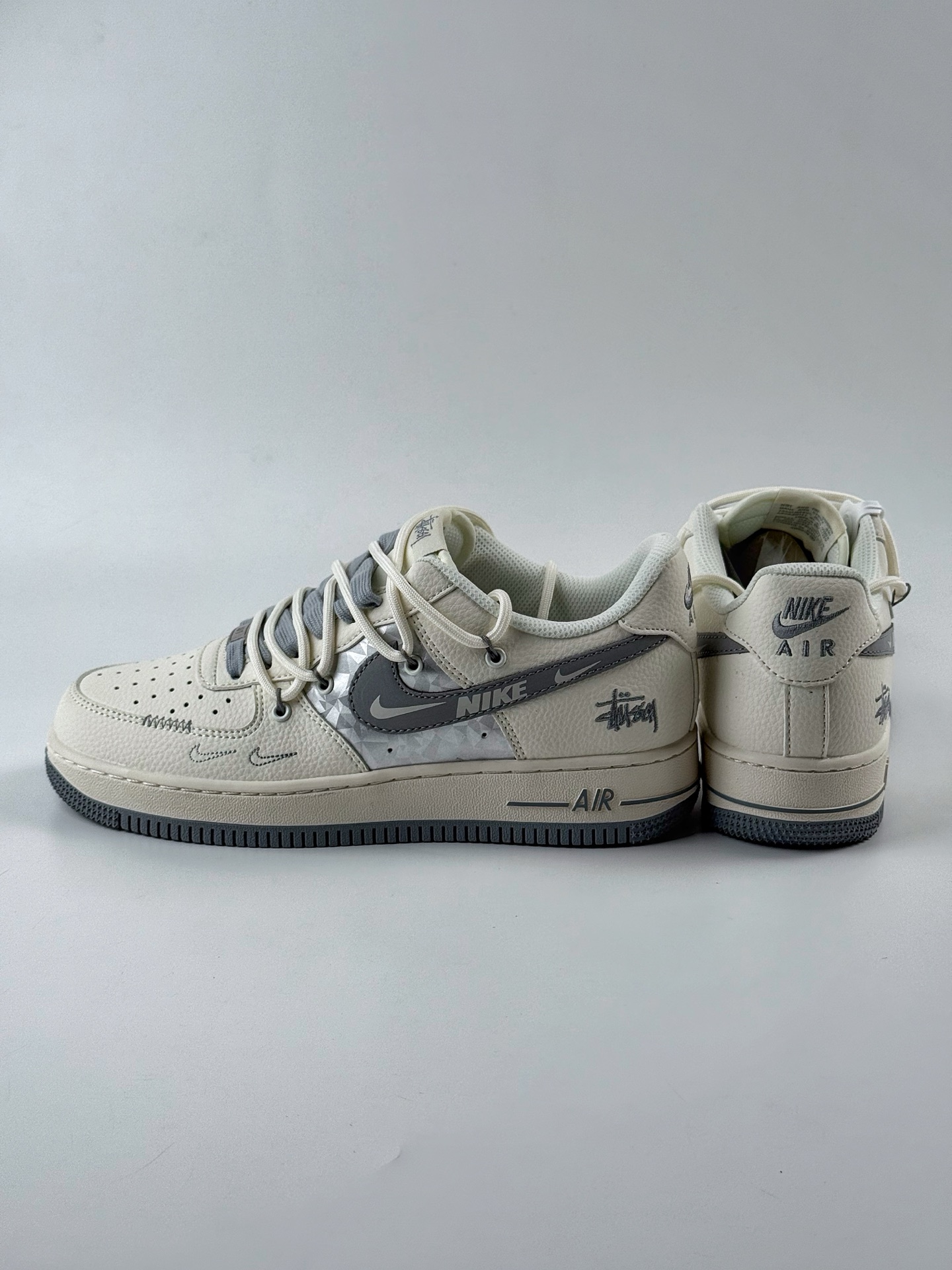 Nike Air Force 1 Low 07 x Stussy 白灰银双小钩绑带 DM6868-072