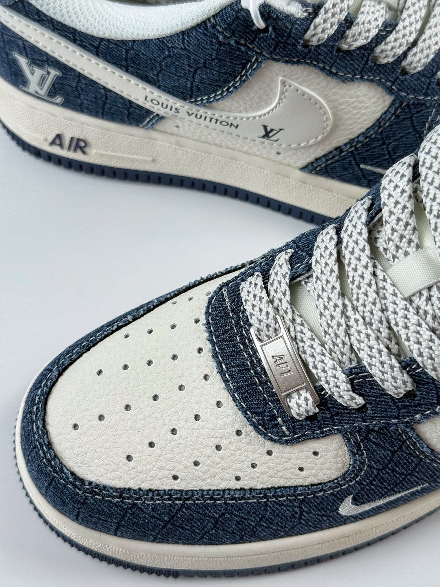 Nike Air Force 1 Low 07 x Louis Vuitton 蓝白牛仔小钩满天星 XS1958-551