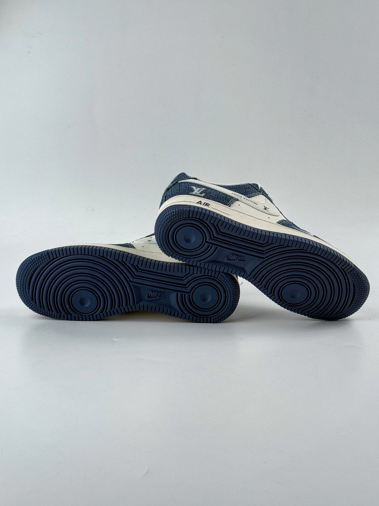 Nike Air Force 1 Low 07 x Louis Vuitton 蓝白牛仔小钩满天星 XS1958-551