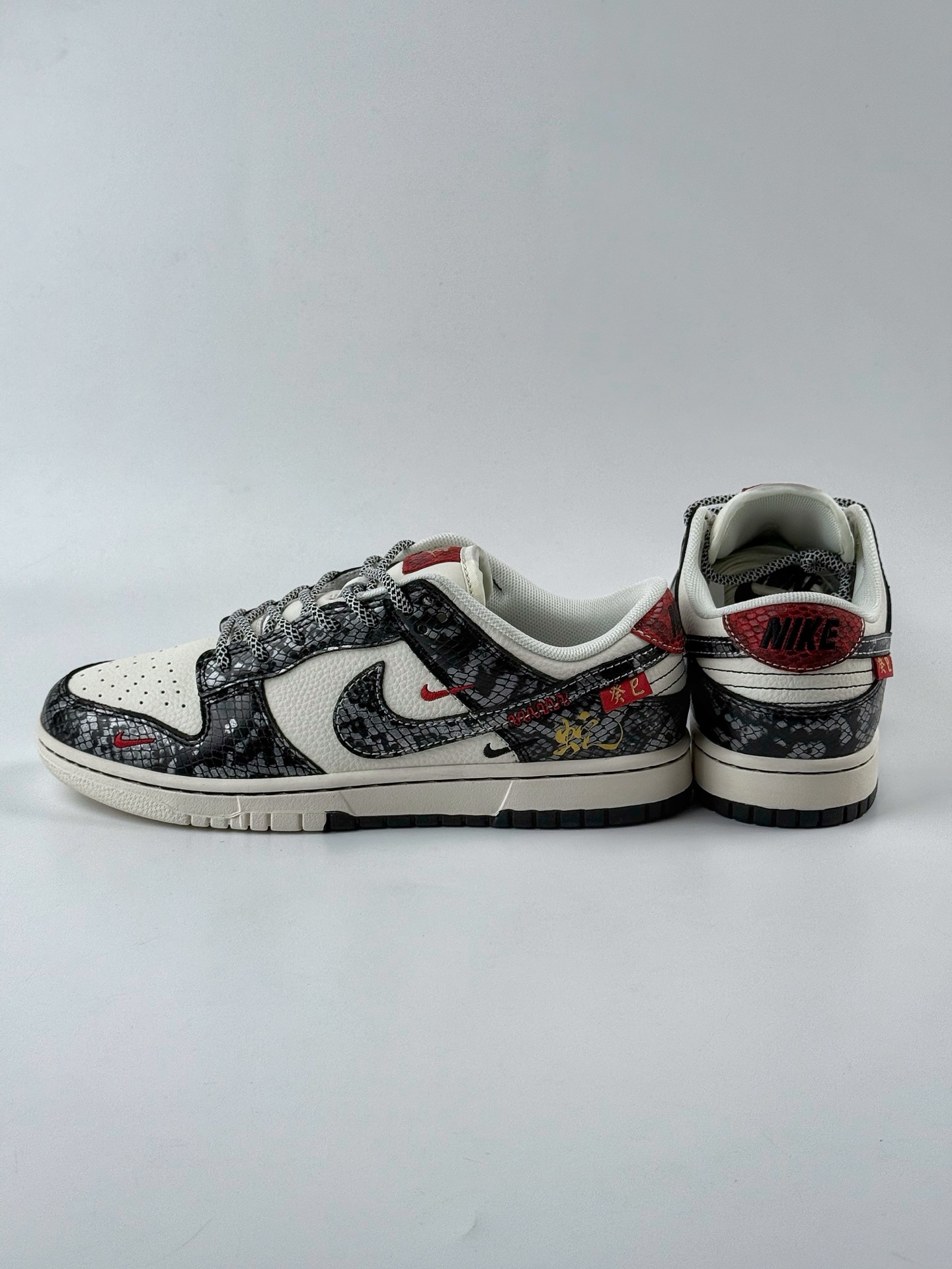 Nike SB Dunk Low 蛇年限定 黑白红三小钩满天星 YX5066-293
