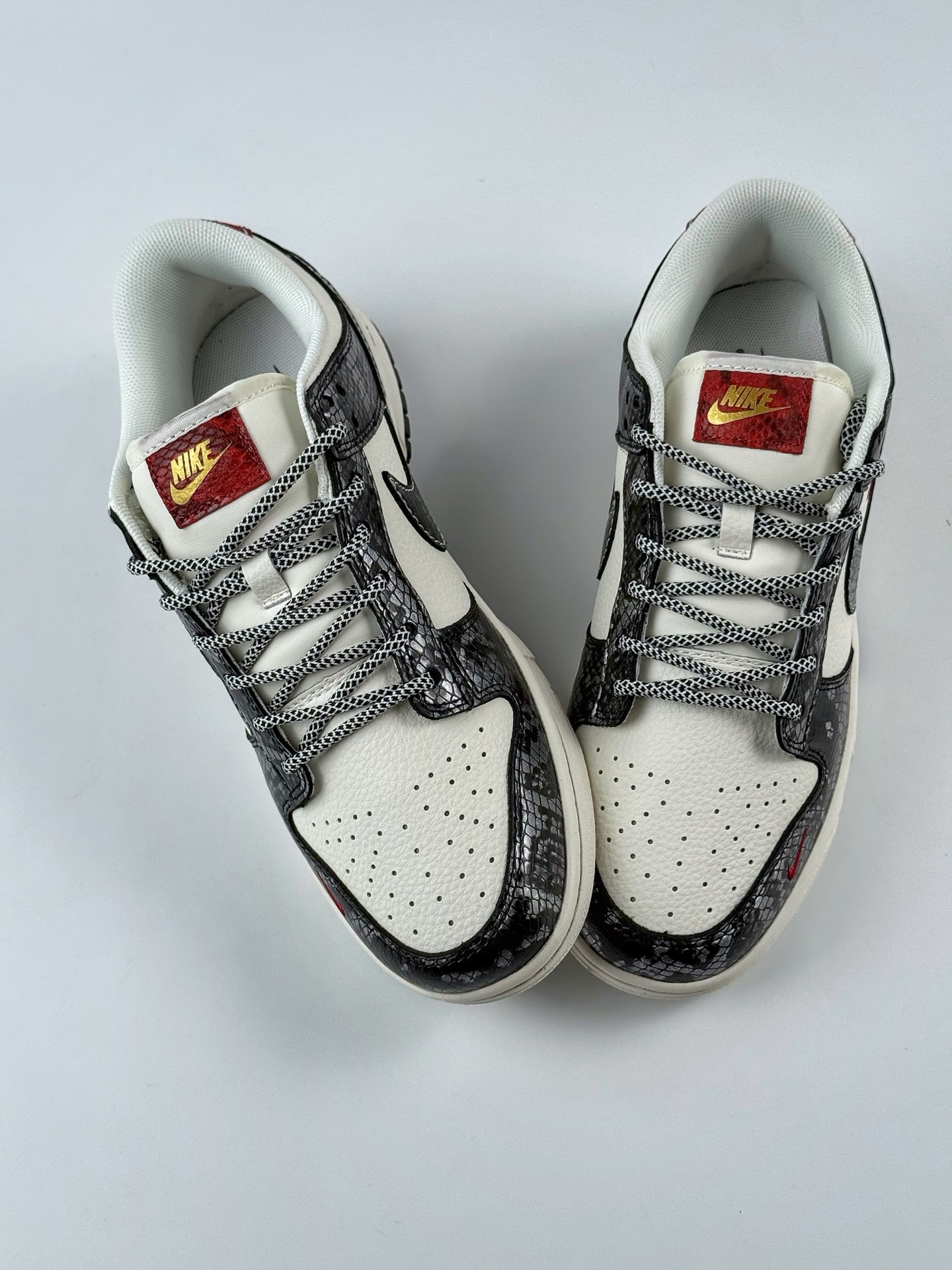 Nike SB Dunk Low 蛇年限定 黑白红三小钩满天星 YX5066-293