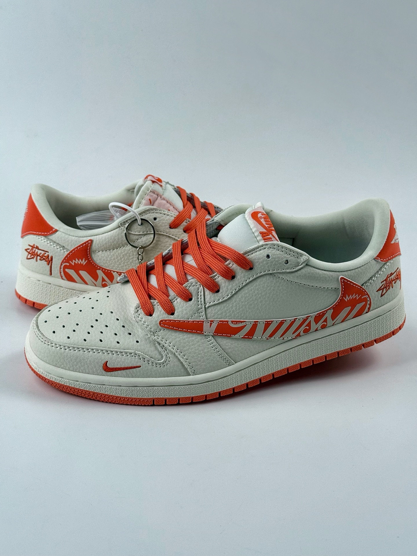Travis Scott x Nike Air Jordan 1 Low x Stussy Air Jordan 1 Low 反转白橙小钩倒钩 LD2025-020