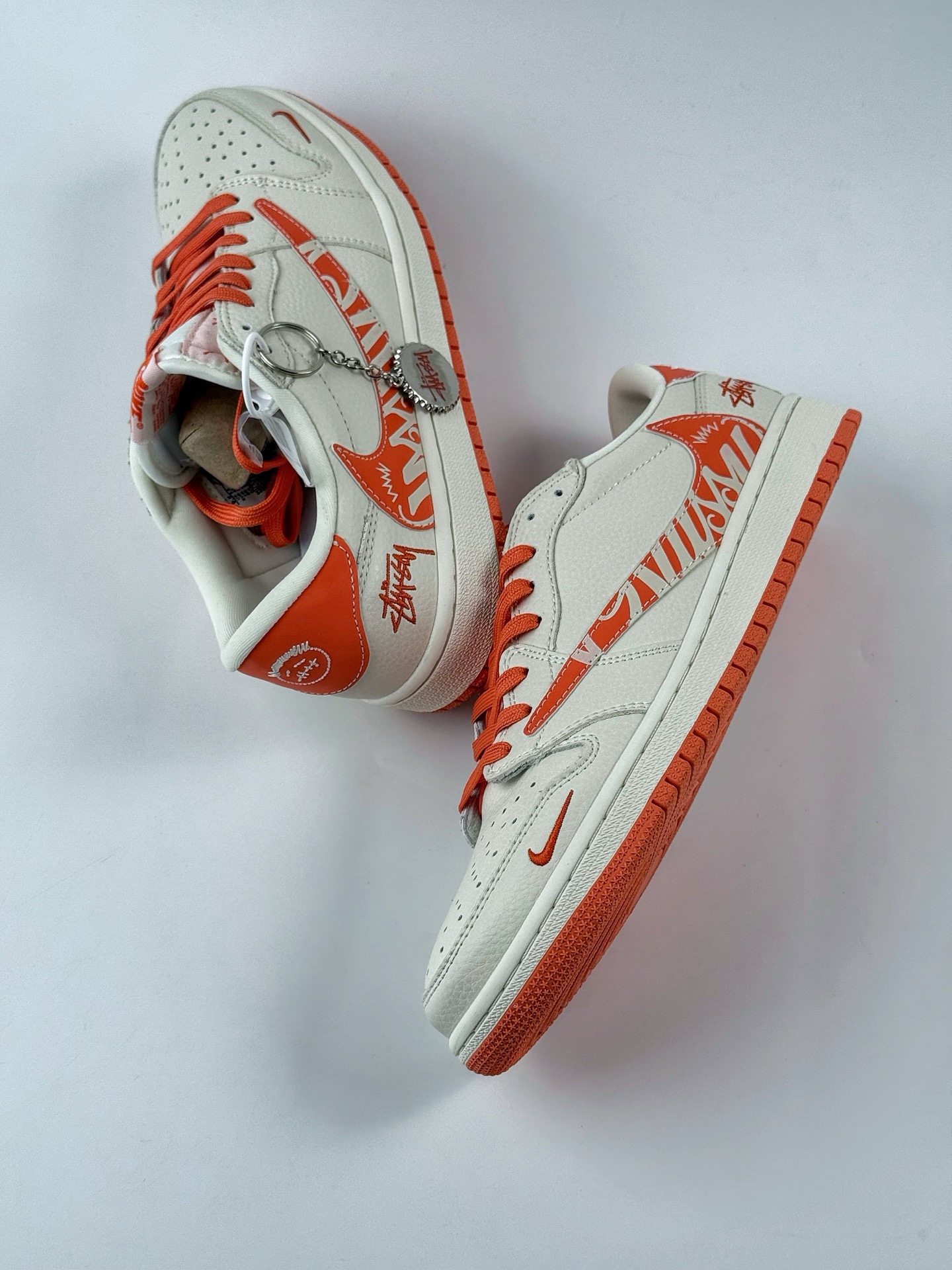 Travis Scott x Nike Air Jordan 1 Low x Stussy Air Jordan 1 Low 反转白橙小钩倒钩 LD2025-020