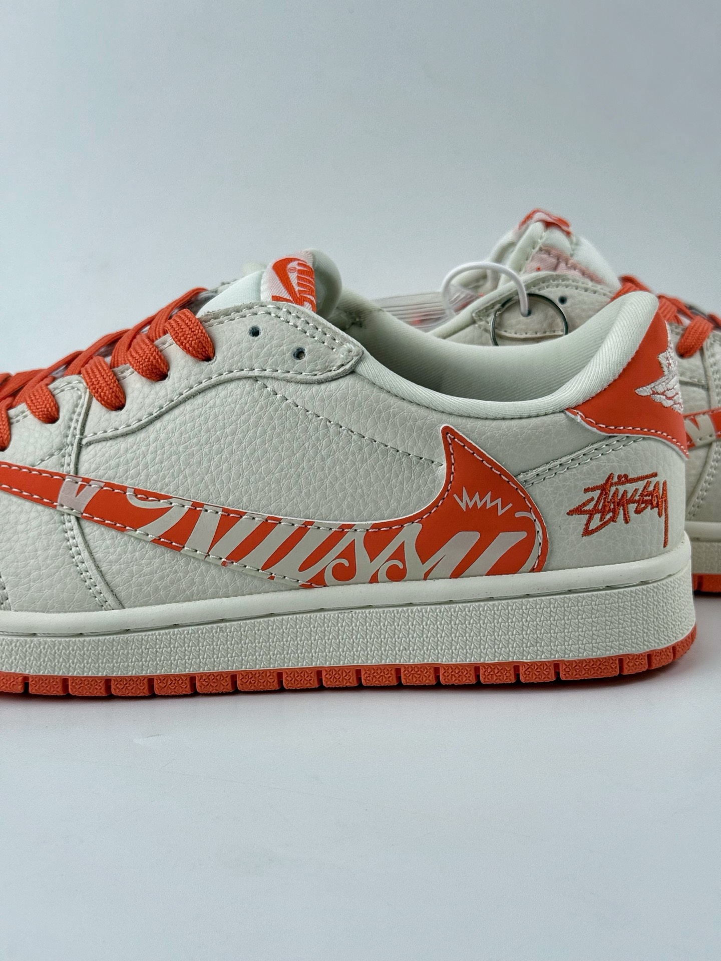 Travis Scott x Nike Air Jordan 1 Low x Stussy Air Jordan 1 Low 反转白橙小钩倒钩 LD2025-020