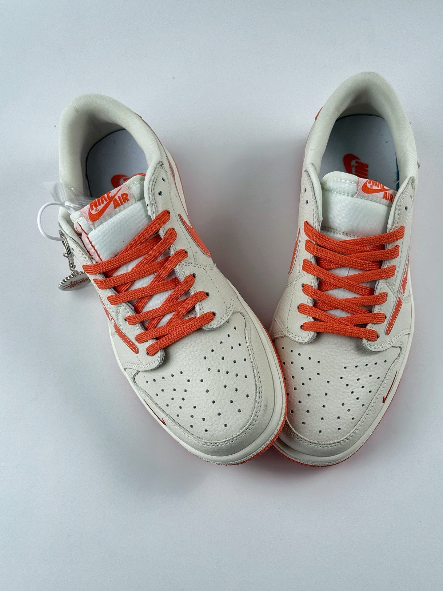 Travis Scott x Nike Air Jordan 1 Low x Stussy Air Jordan 1 Low 反转白橙小钩倒钩 LD2025-020