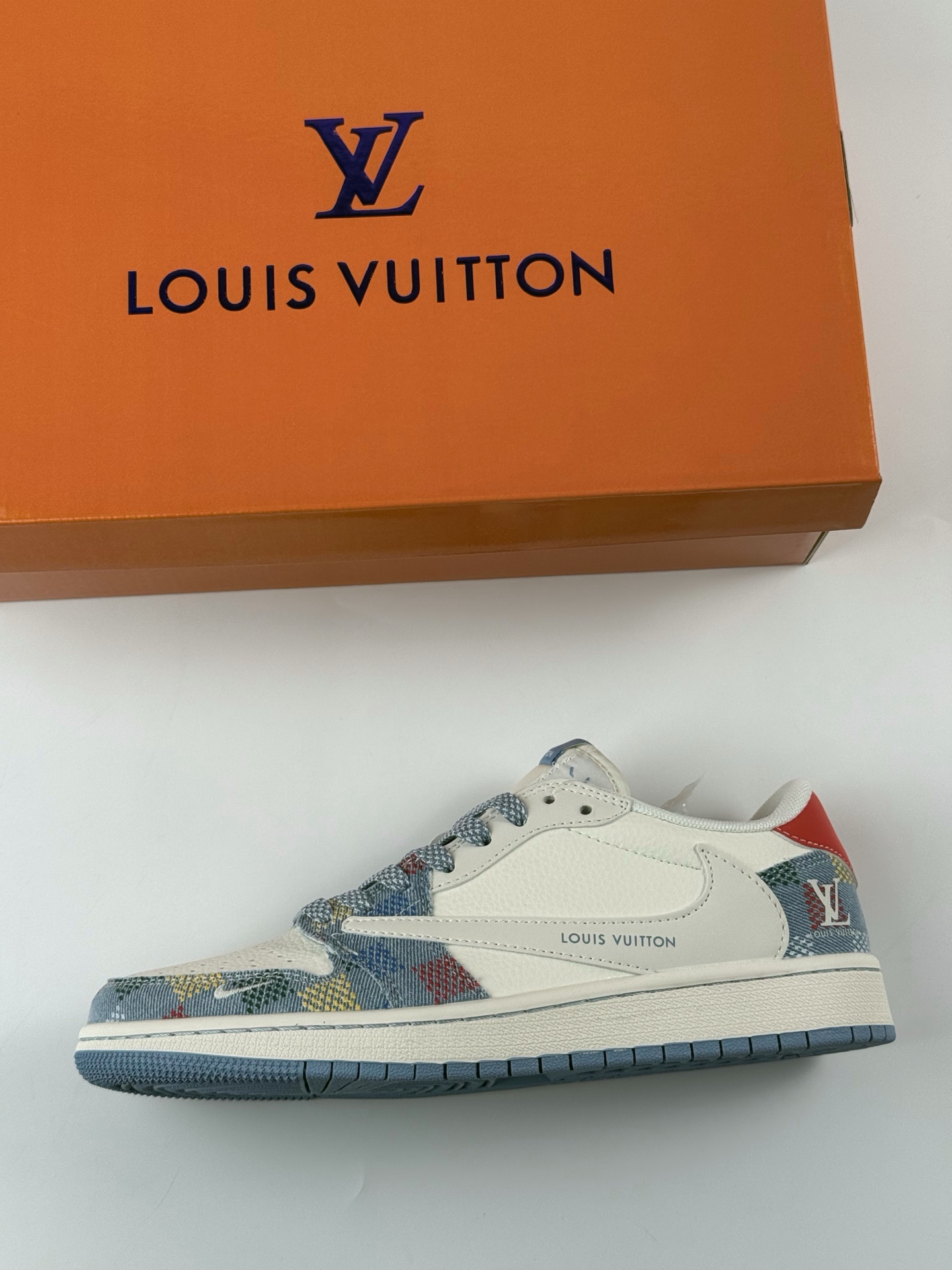 Travis Scott x Nike Air Jordan 1 Low x Louis Vuitton Air Jordan 1 Low 反转蓝白牛仔小钩倒钩 FC1688-232