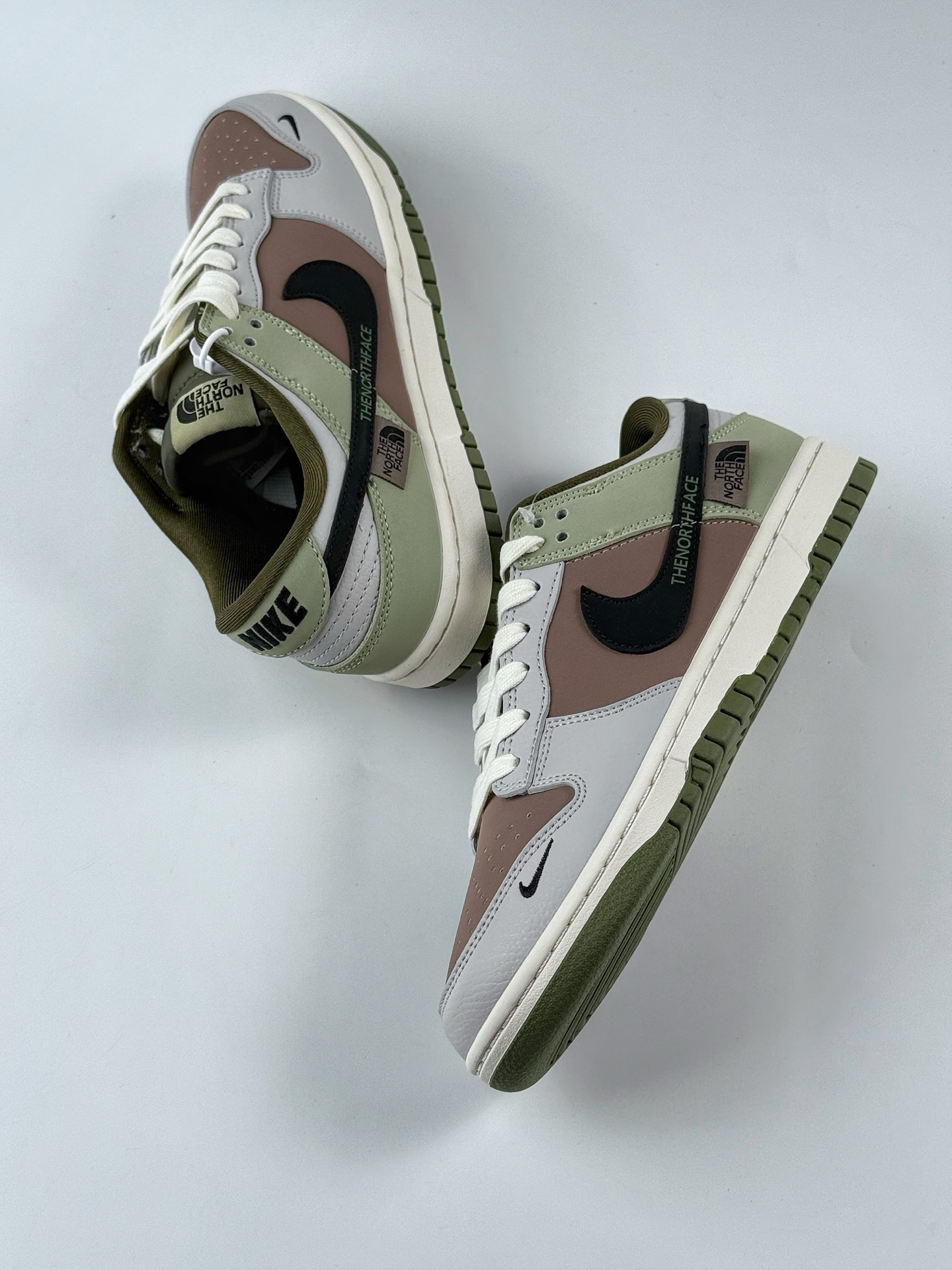 240 Nike SB Dunk Low x The North Face 灰棕黑小钩 XD1588-210