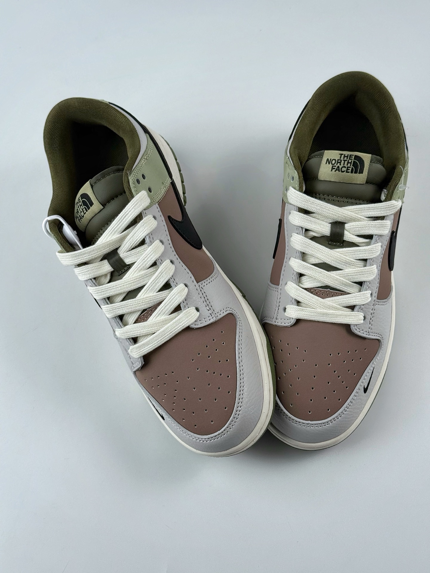 240 Nike SB Dunk Low x The North Face 灰棕黑小钩 XD1588-210