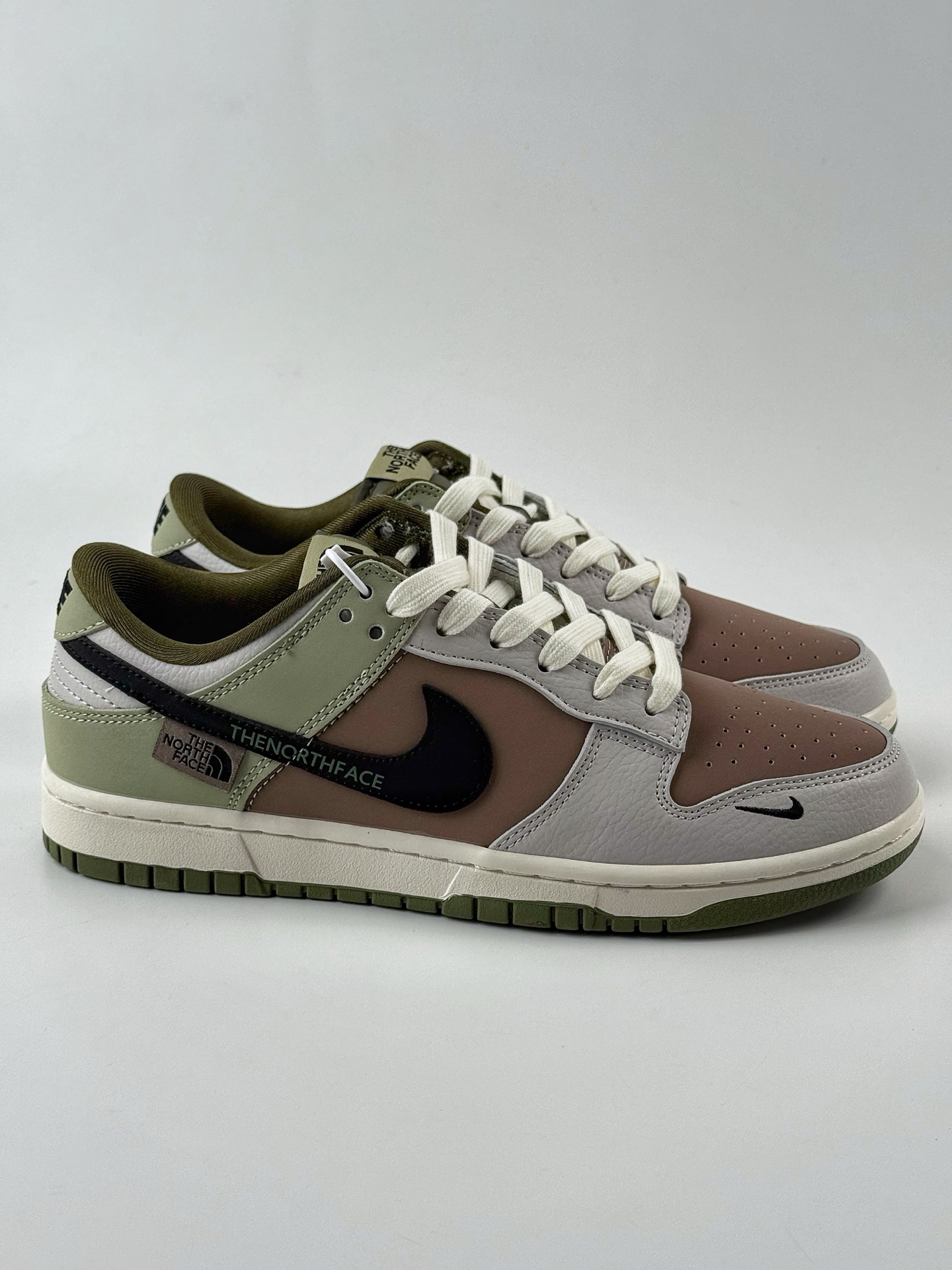 240 Nike SB Dunk Low x The North Face 灰棕黑小钩 XD1588-210