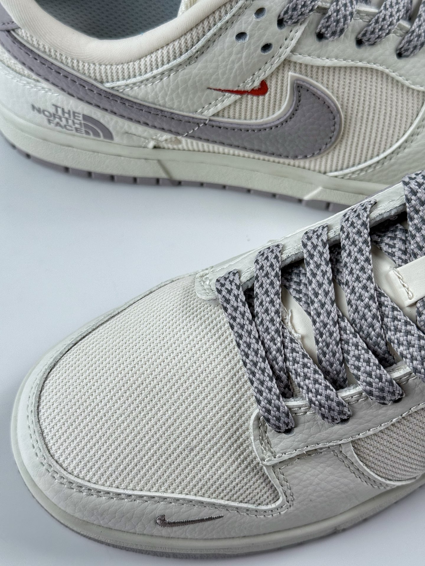 280 Nike SB Dunk Low x The North Face 白灰三小钩满天星 SC9207-413