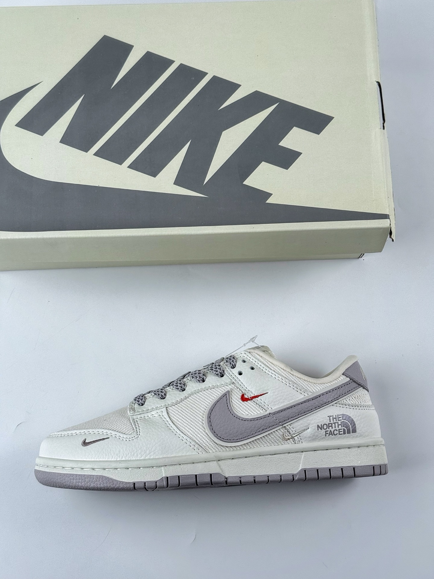 280 Nike SB Dunk Low x The North Face 白灰三小钩满天星 SC9207-413