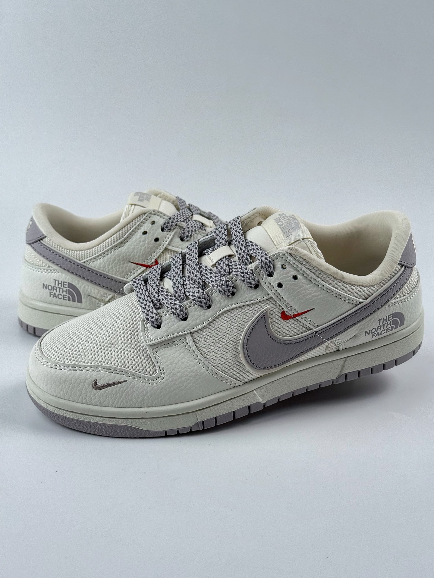 280 Nike SB Dunk Low x The North Face 白灰三小钩满天星 SC9207-413