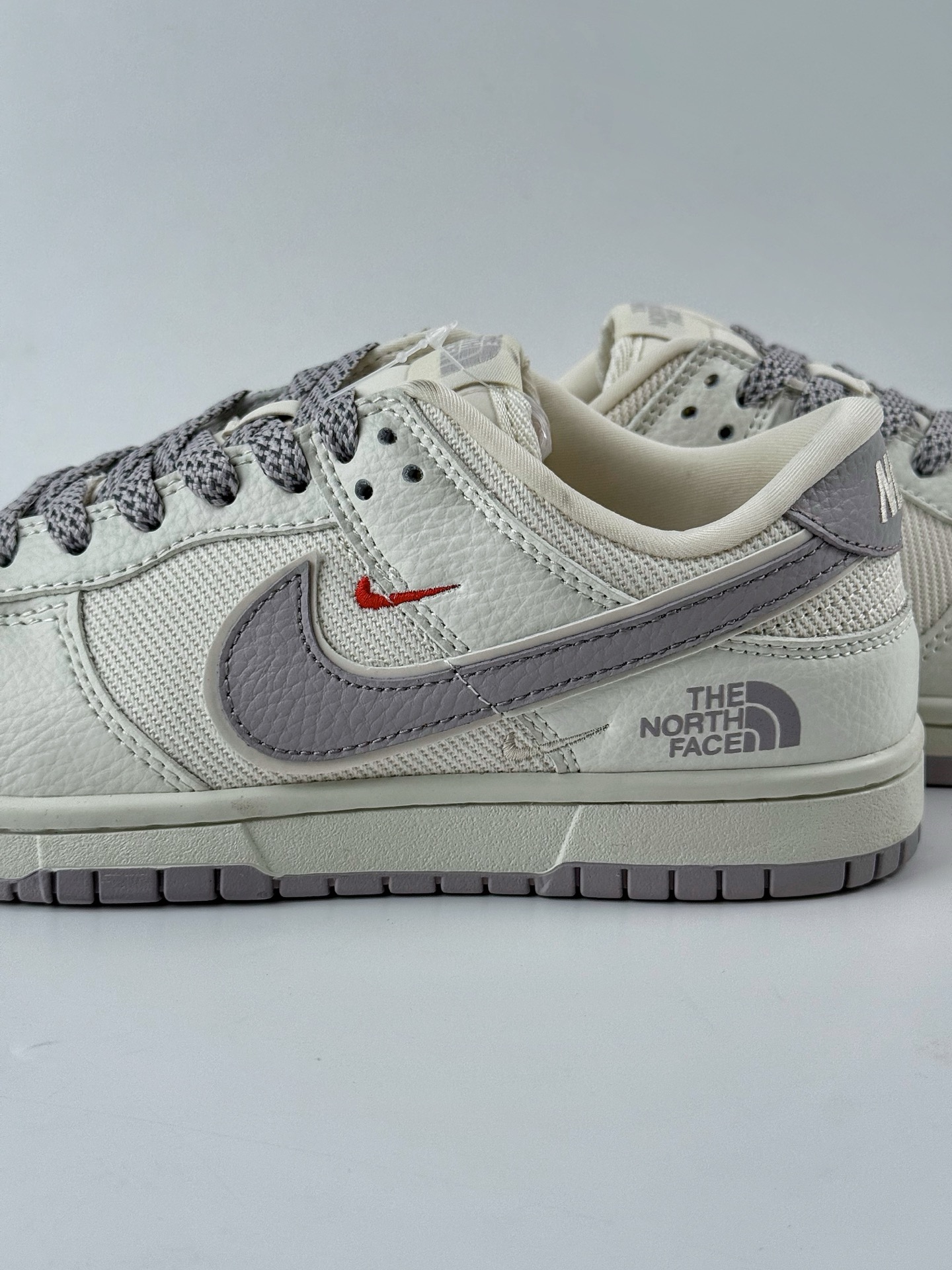 280 Nike SB Dunk Low x The North Face 白灰三小钩满天星 SC9207-413