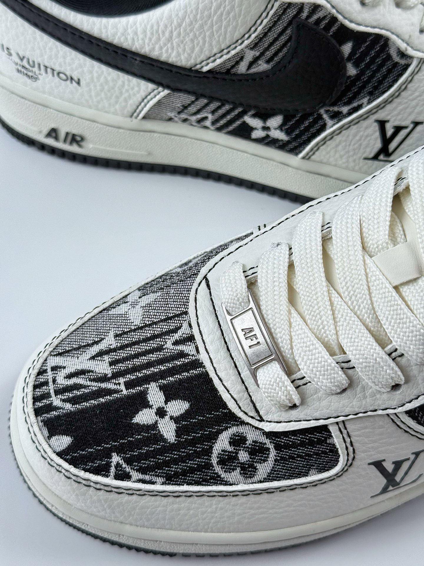 240 Nike Air Force 1 Low 07 x Louis Vuitton 白黑 BZ6808-103