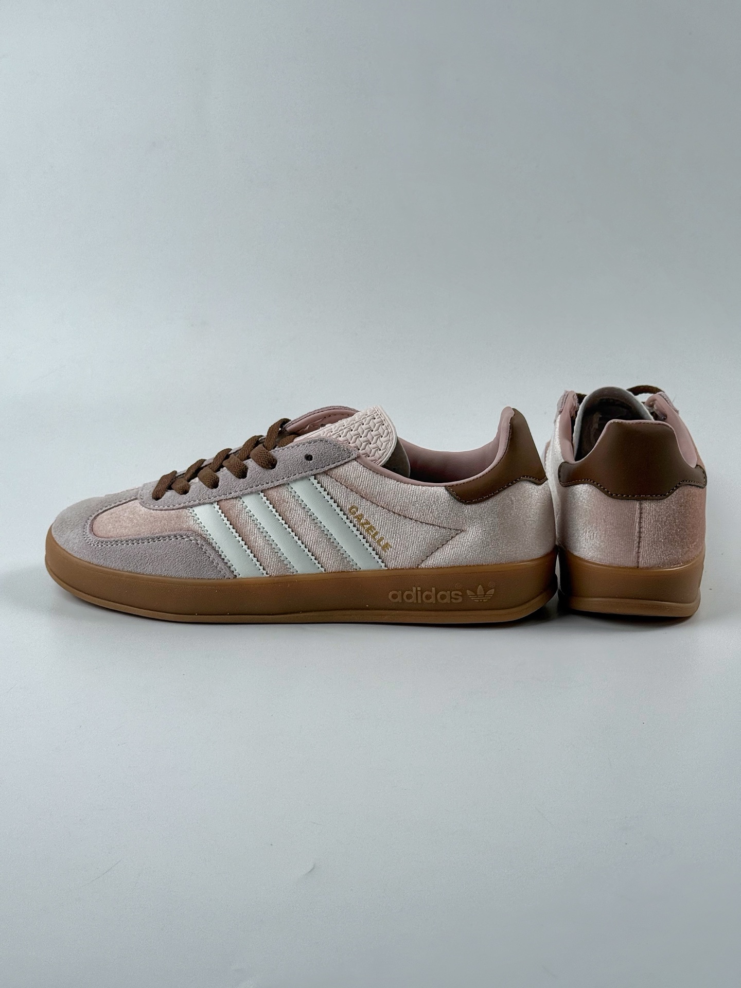 adidas Originals Gazelle INdoor 粉白 三叶草休闲防滑耐磨低帮板鞋 JR0232