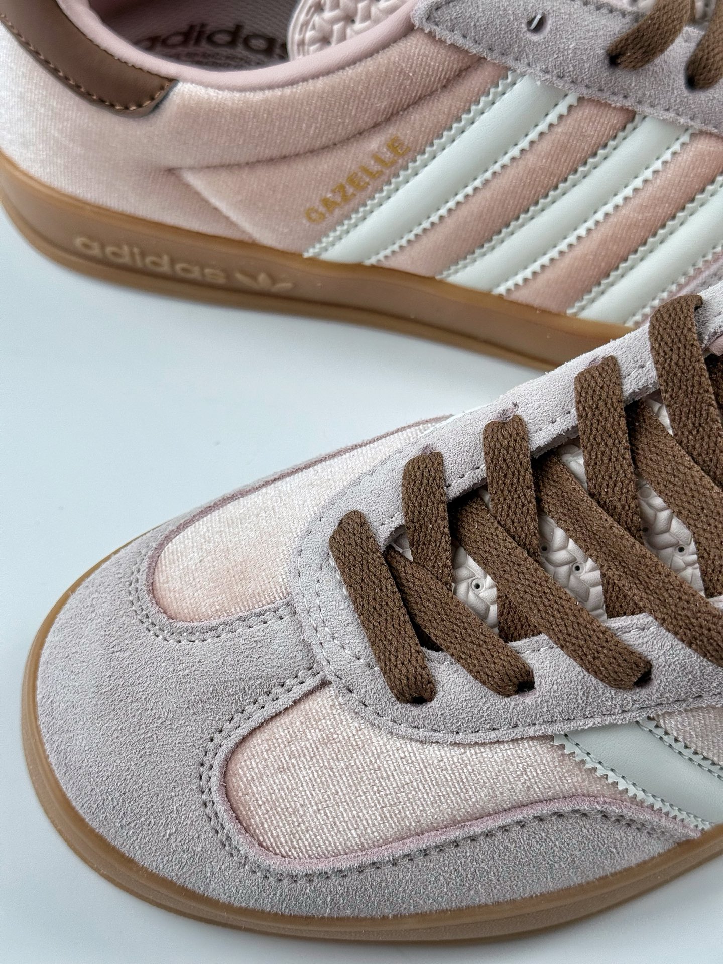 adidas Originals Gazelle INdoor 粉白 三叶草休闲防滑耐磨低帮板鞋 JR0232