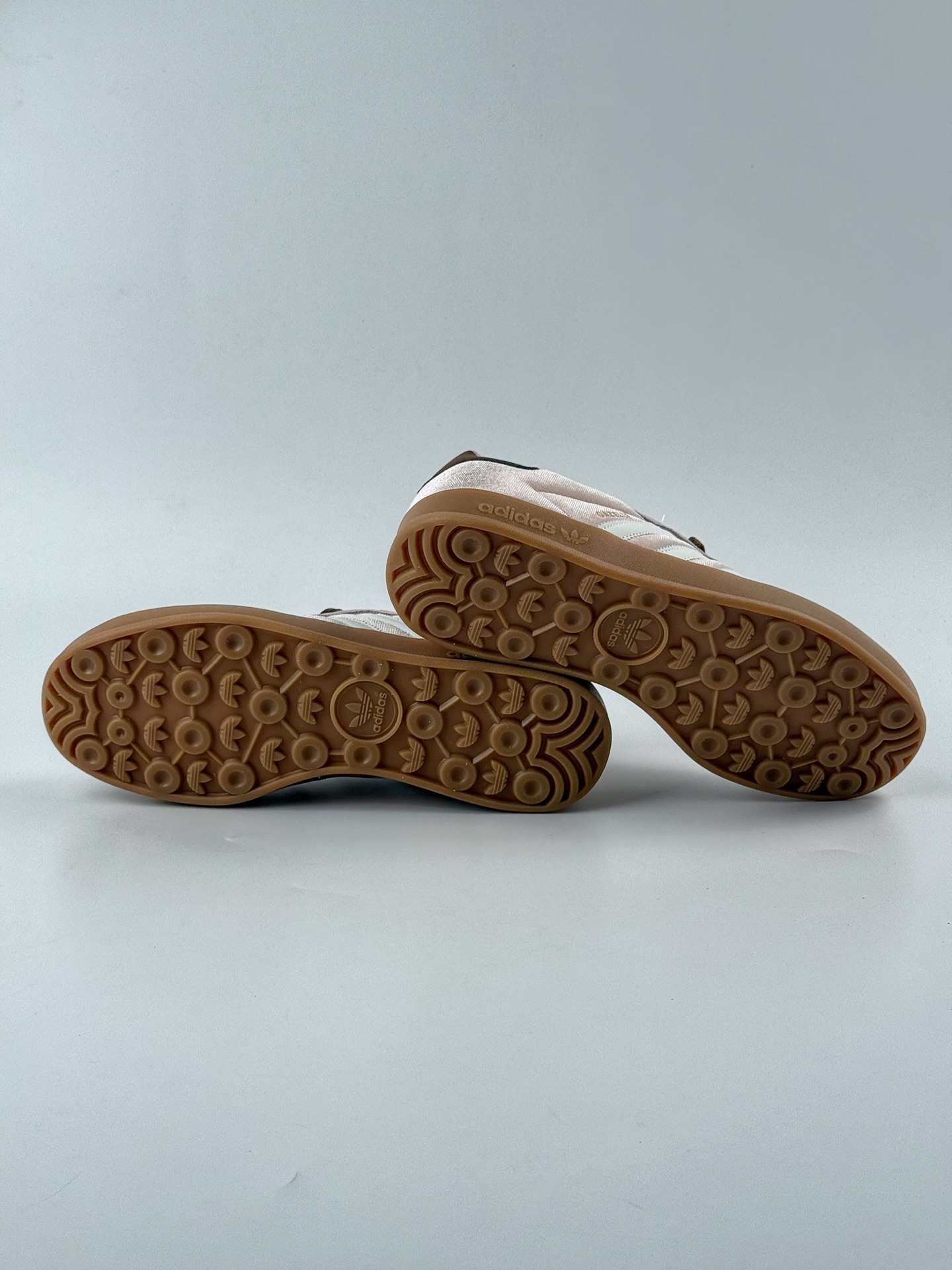 adidas Originals Gazelle INdoor 粉白 三叶草休闲防滑耐磨低帮板鞋 JR0232