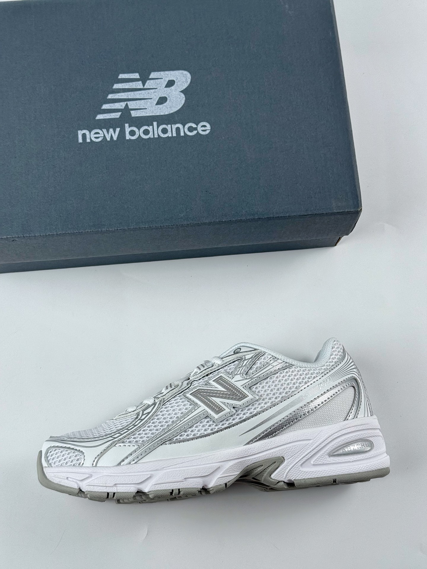 New Balance 740系列 复古休闲运动慢跑鞋 完美清洁度 U740WM2