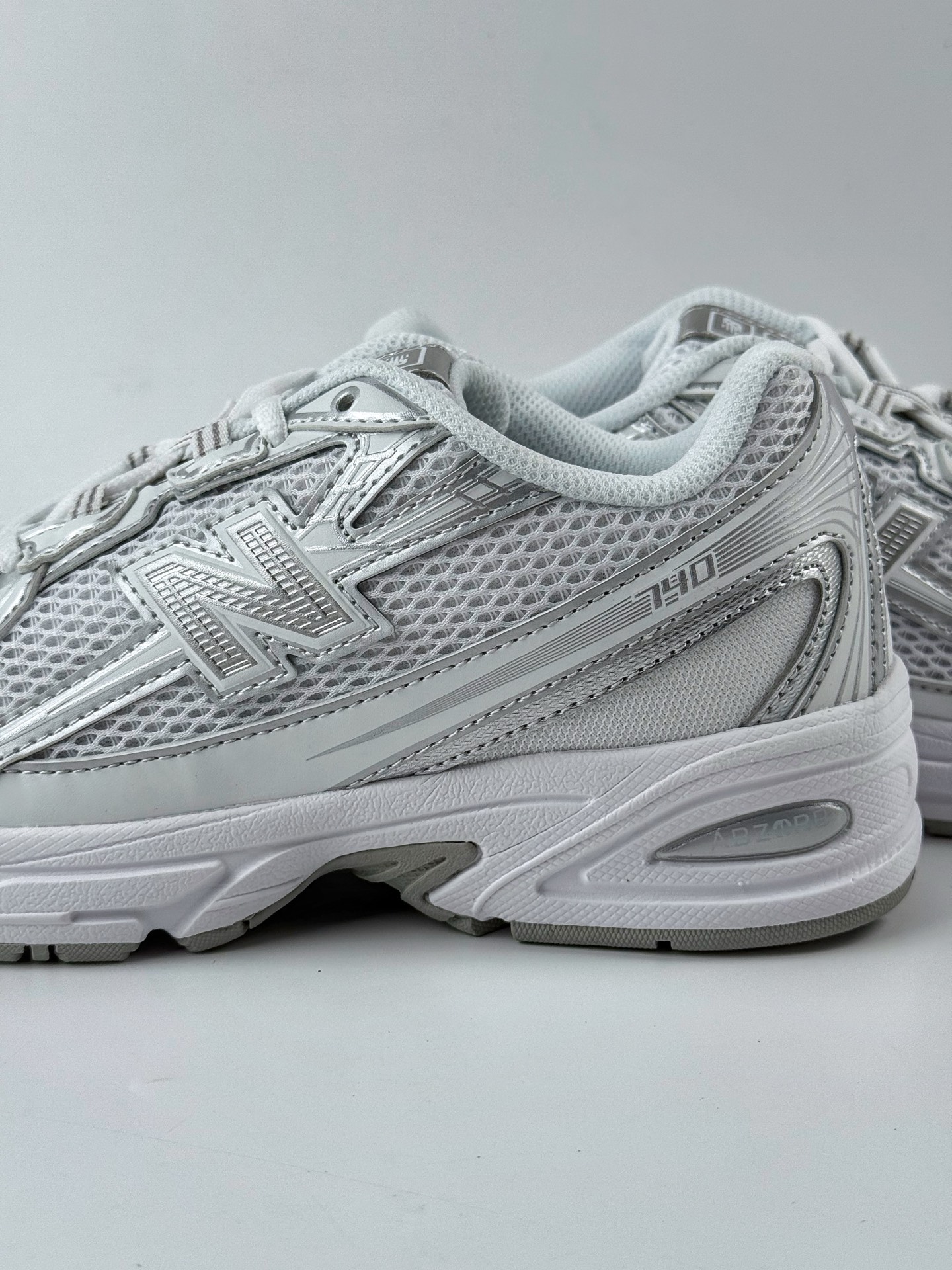 New Balance 740系列 复古休闲运动慢跑鞋 完美清洁度 U740WM2