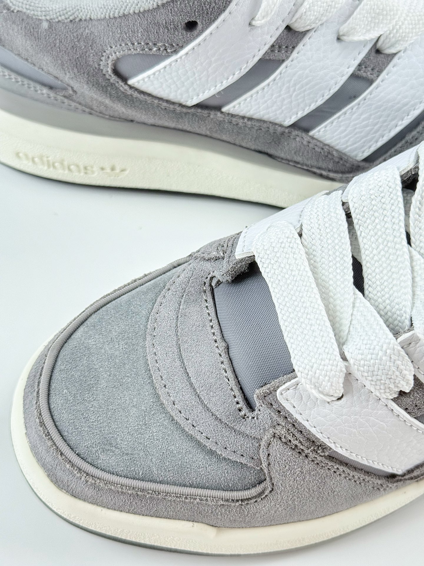 Adidas originals Forum 2000 CL 三叶草低邦 复古潮流休闲面包鞋 JS0997