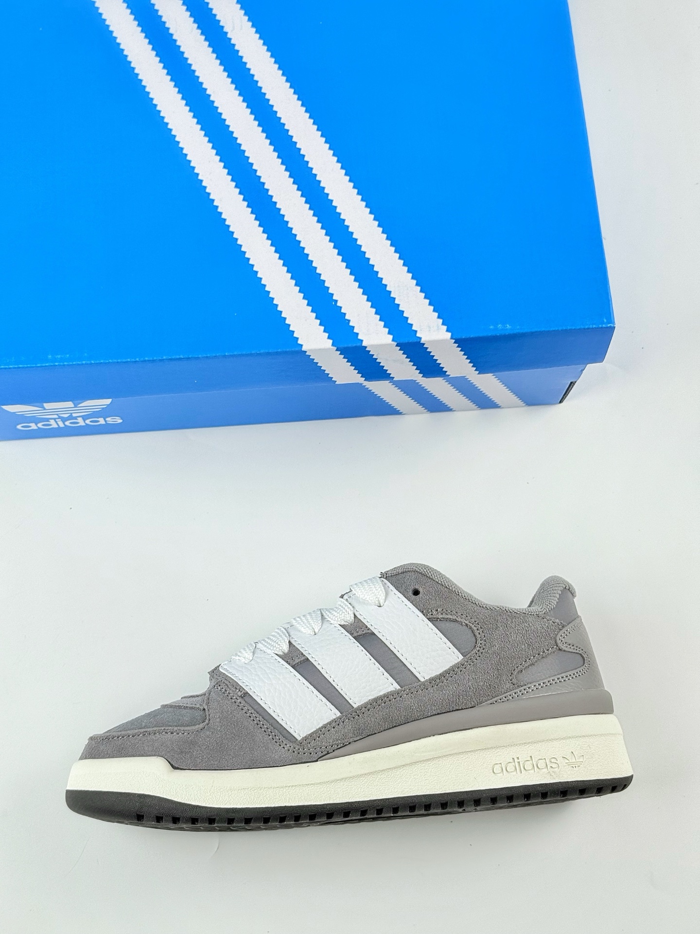 Adidas originals Forum 2000 CL 三叶草低邦 复古潮流休闲面包鞋 JS0997