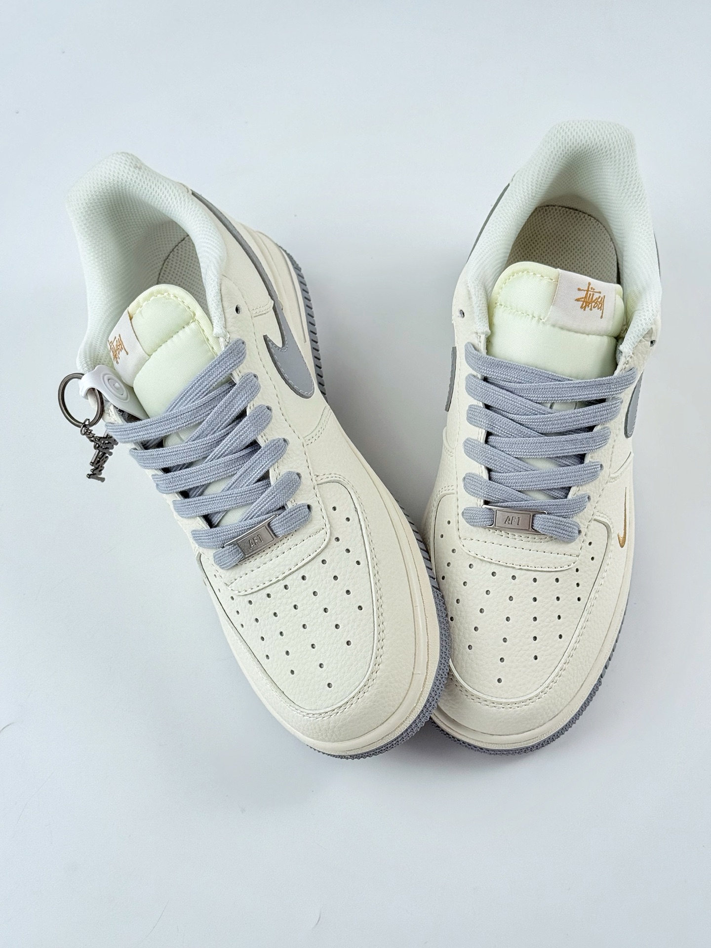 Nike Air Force 1 Low 07 x Stussy 白灰金小钩 XX3168-150